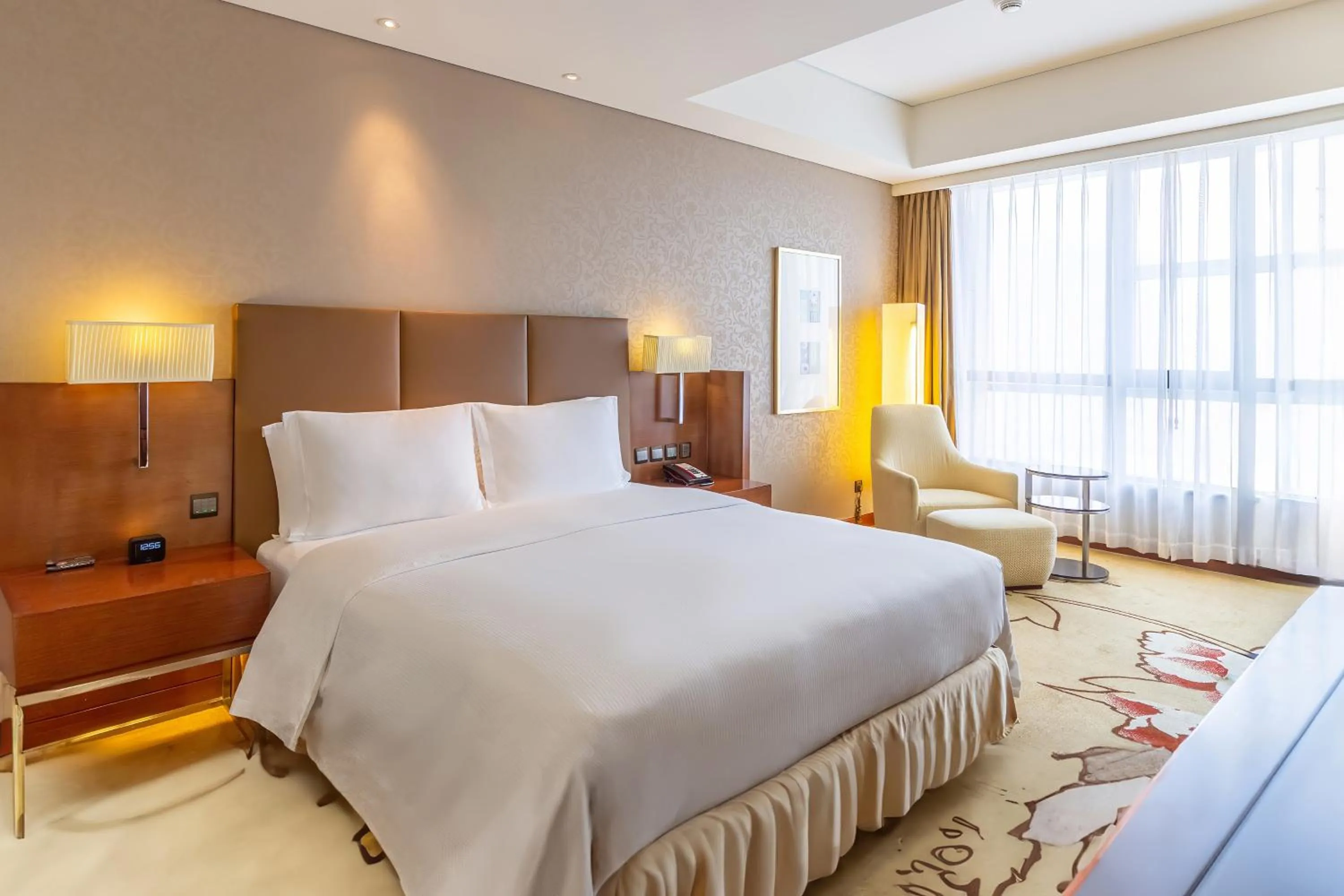 Bedroom, Bed in DoubleTree by Hilton Shenyang