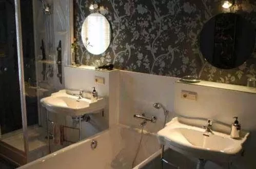 Bathroom in B&B The Baron