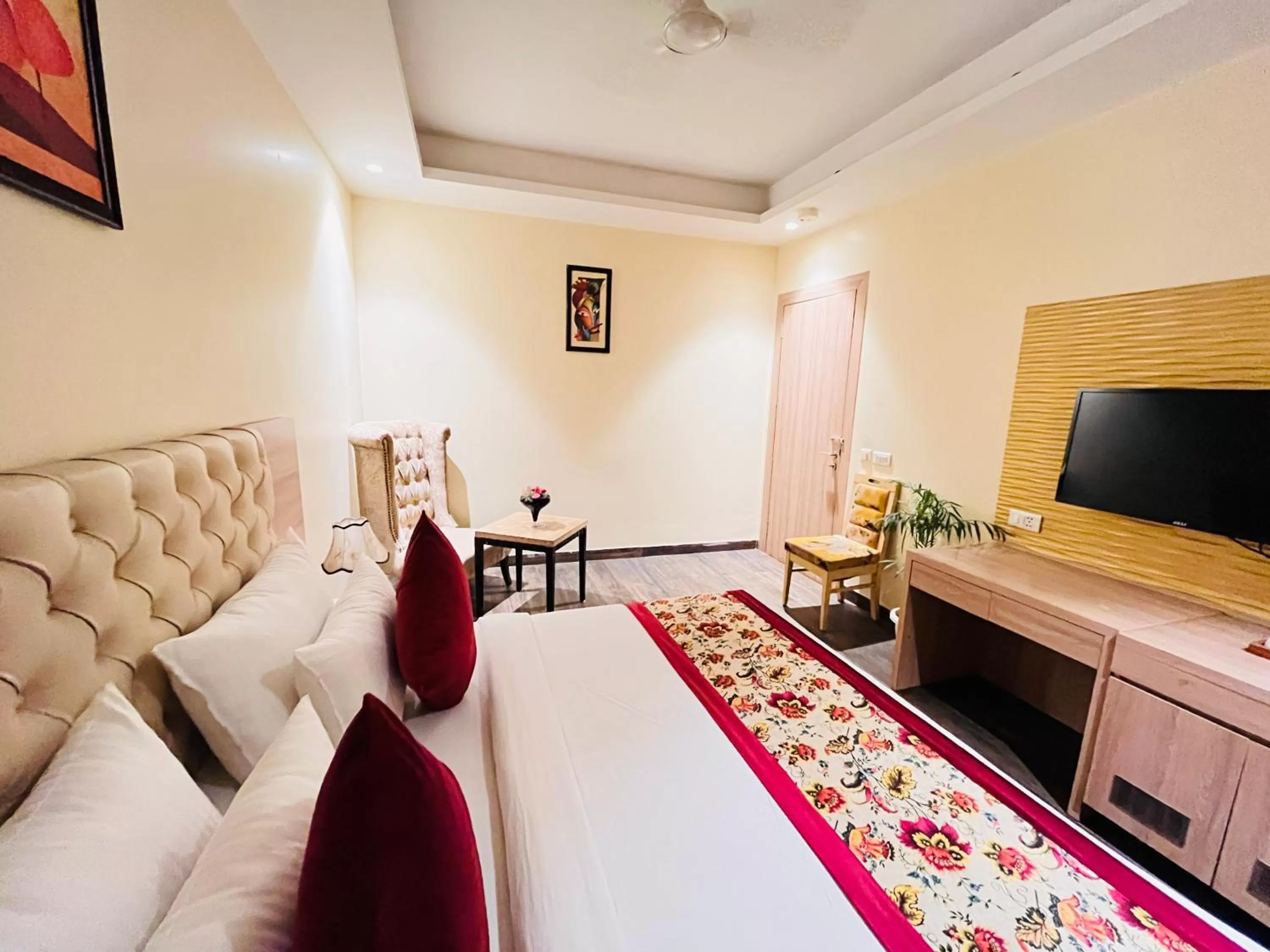 Bed in Hotel Banz near Delhi Airport
