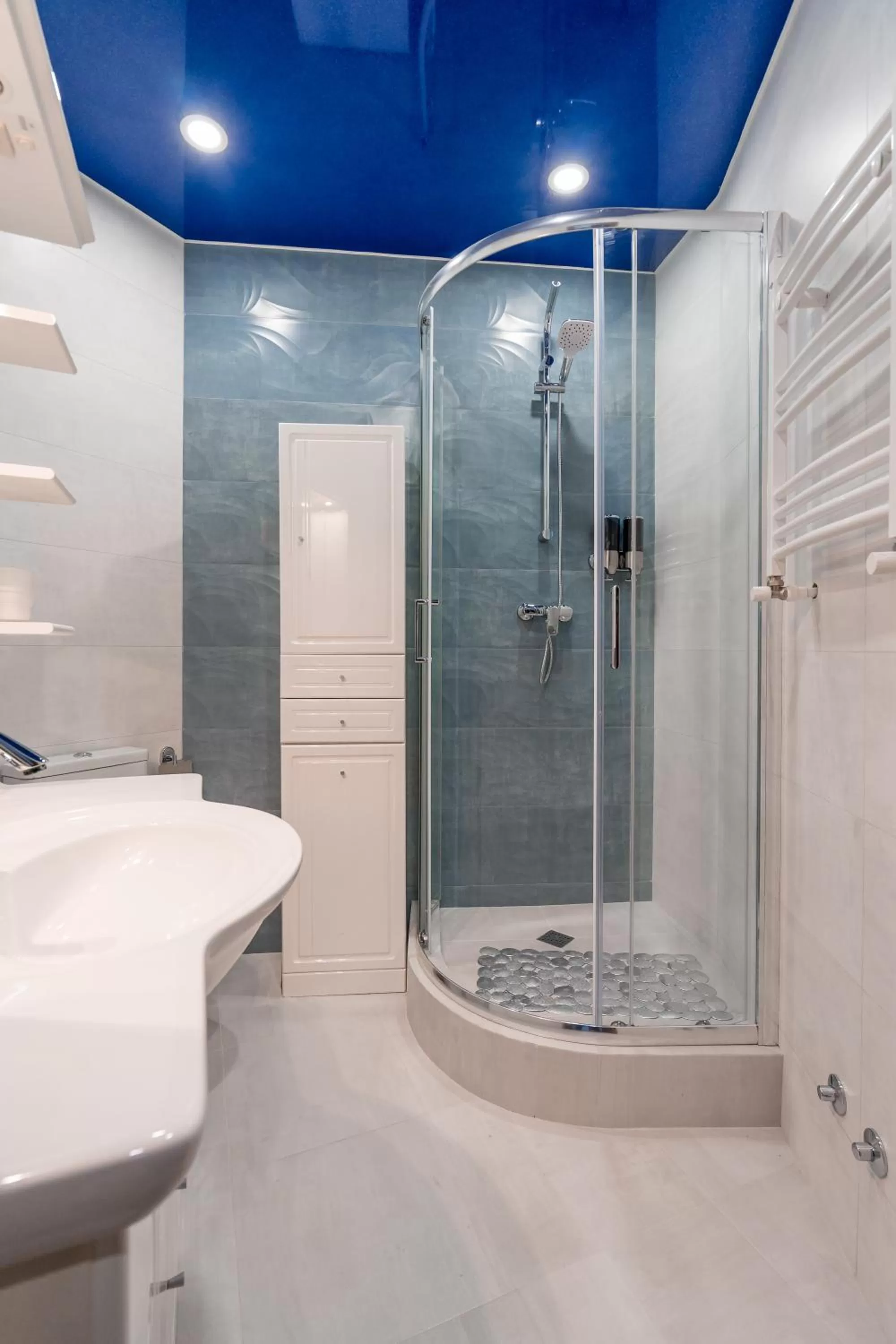 Shower in Constant Tbilisi