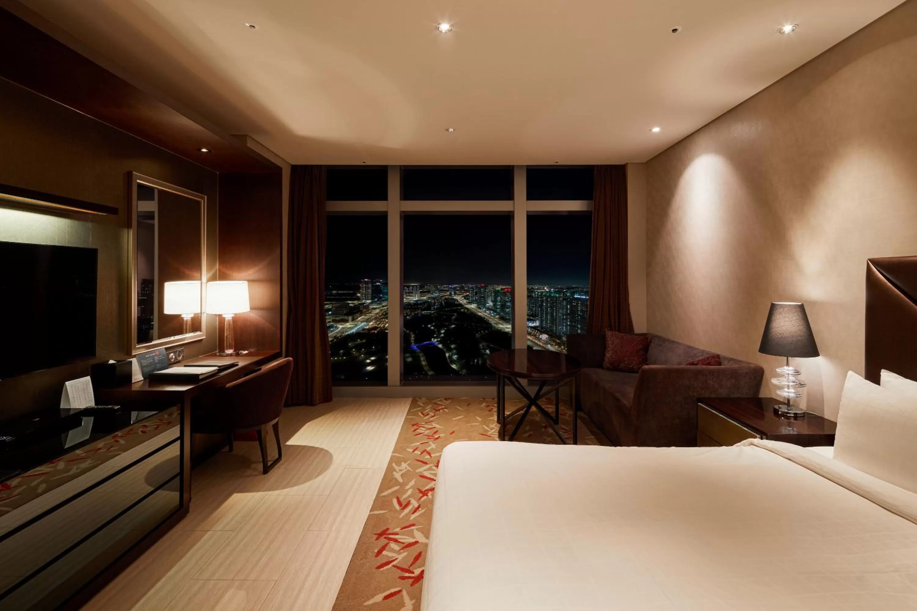 Studio Deluxe Double in Oakwood Premier Incheon