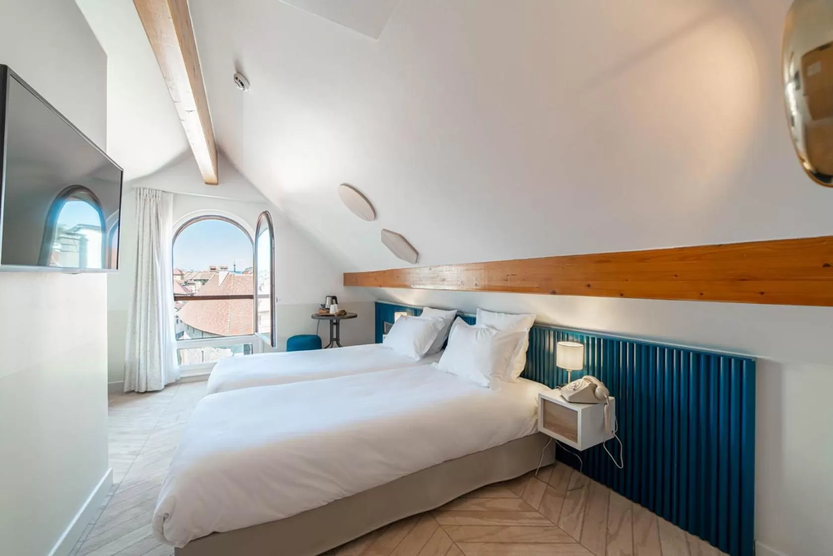 Bed in Hôtel du Palais de l'Isle