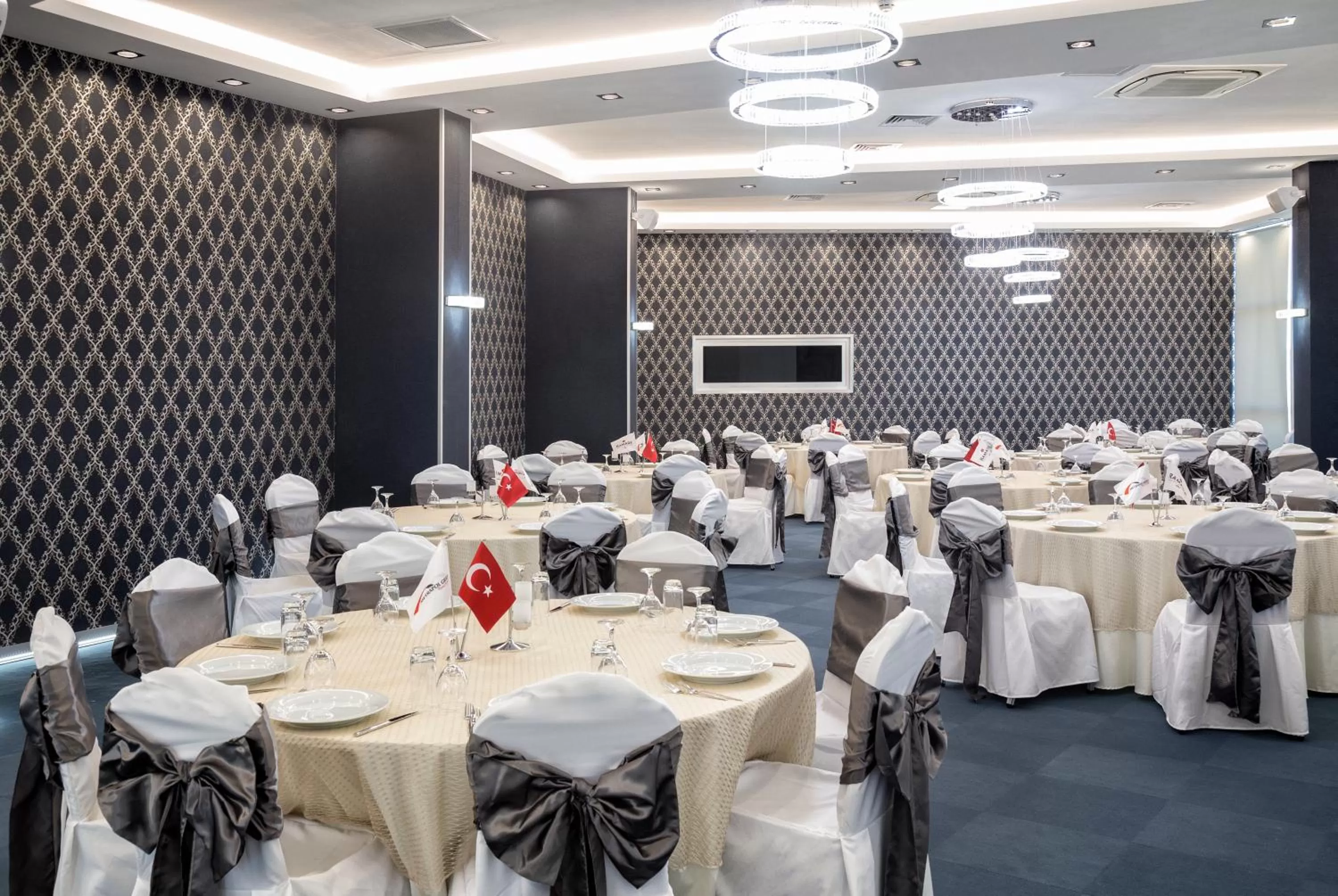 Restaurant/places to eat in Ramada Hotel by Wyndham Edirne