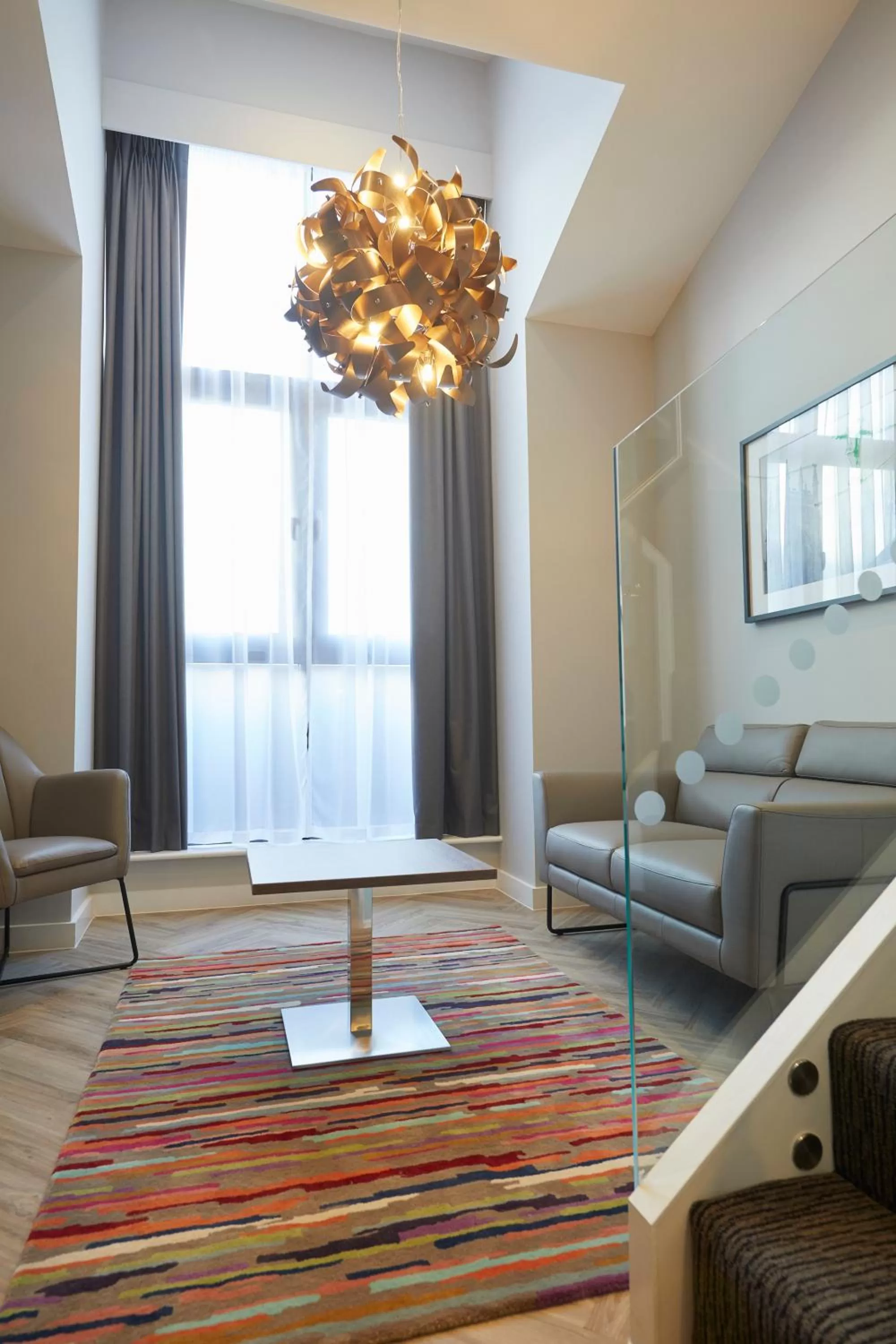 Living room in Roomzzz York City