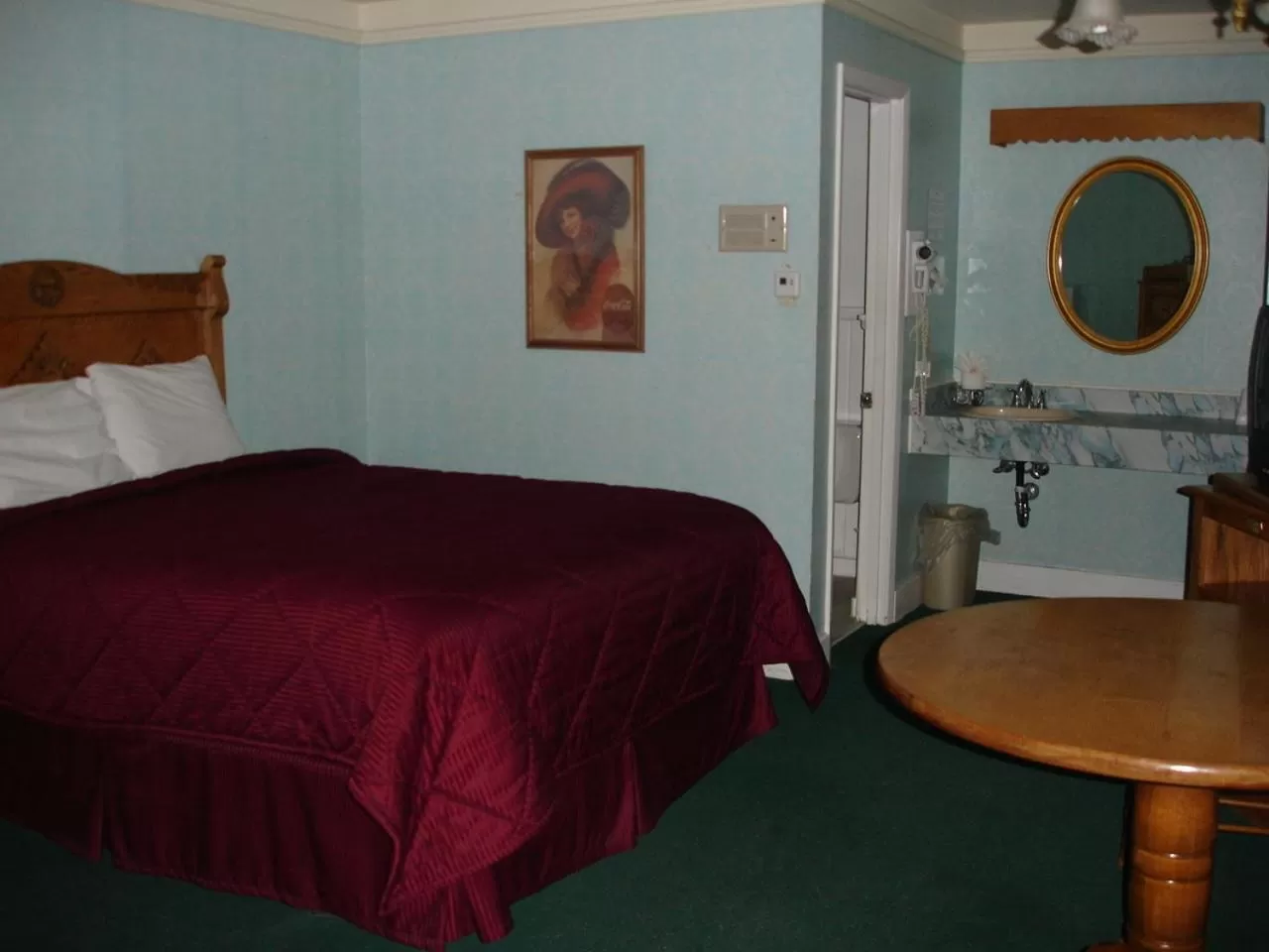 Photo of the whole room, Bed in Georgetown Mountain Inn