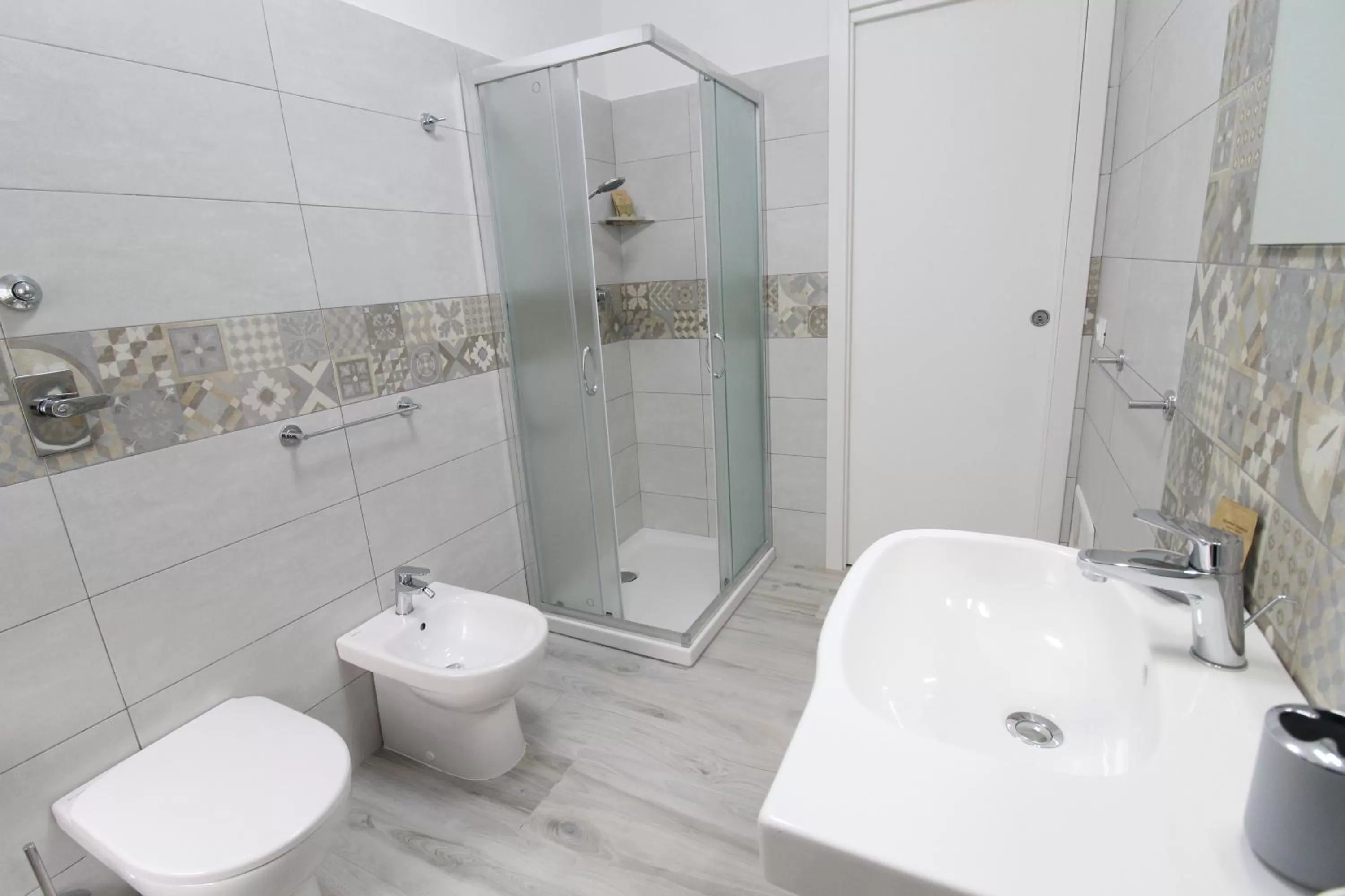 Shower, Bathroom in BED & BREAKFAST VAL di ERICE