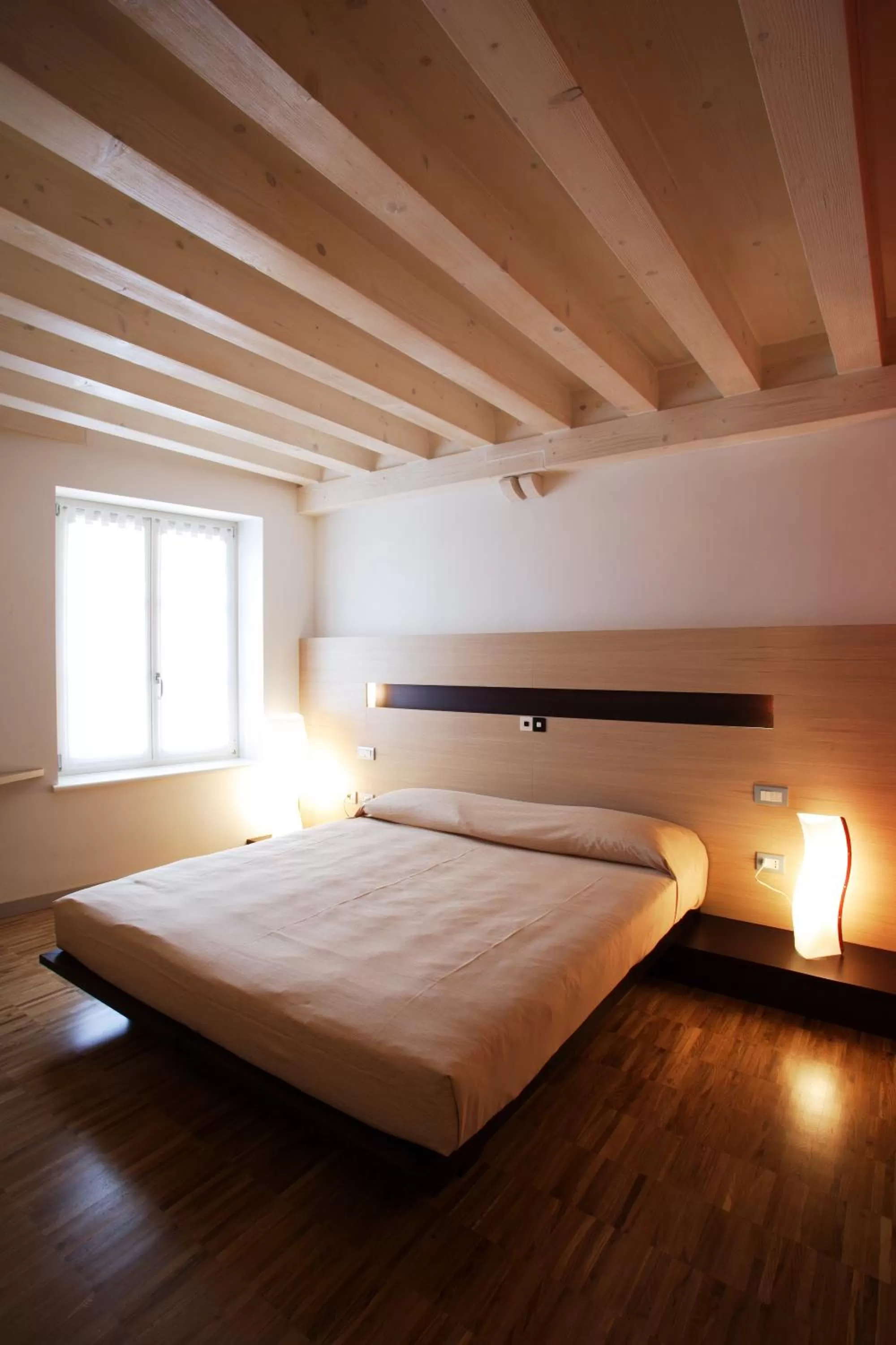 Bedroom, Bed in Allegria