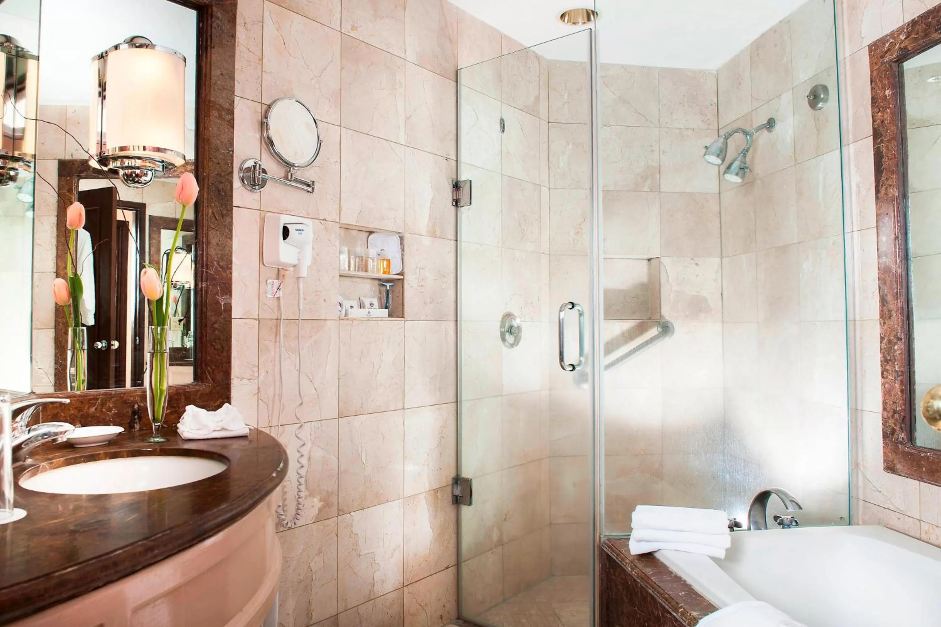 Bathroom in Sheraton Chihuahua Soberano