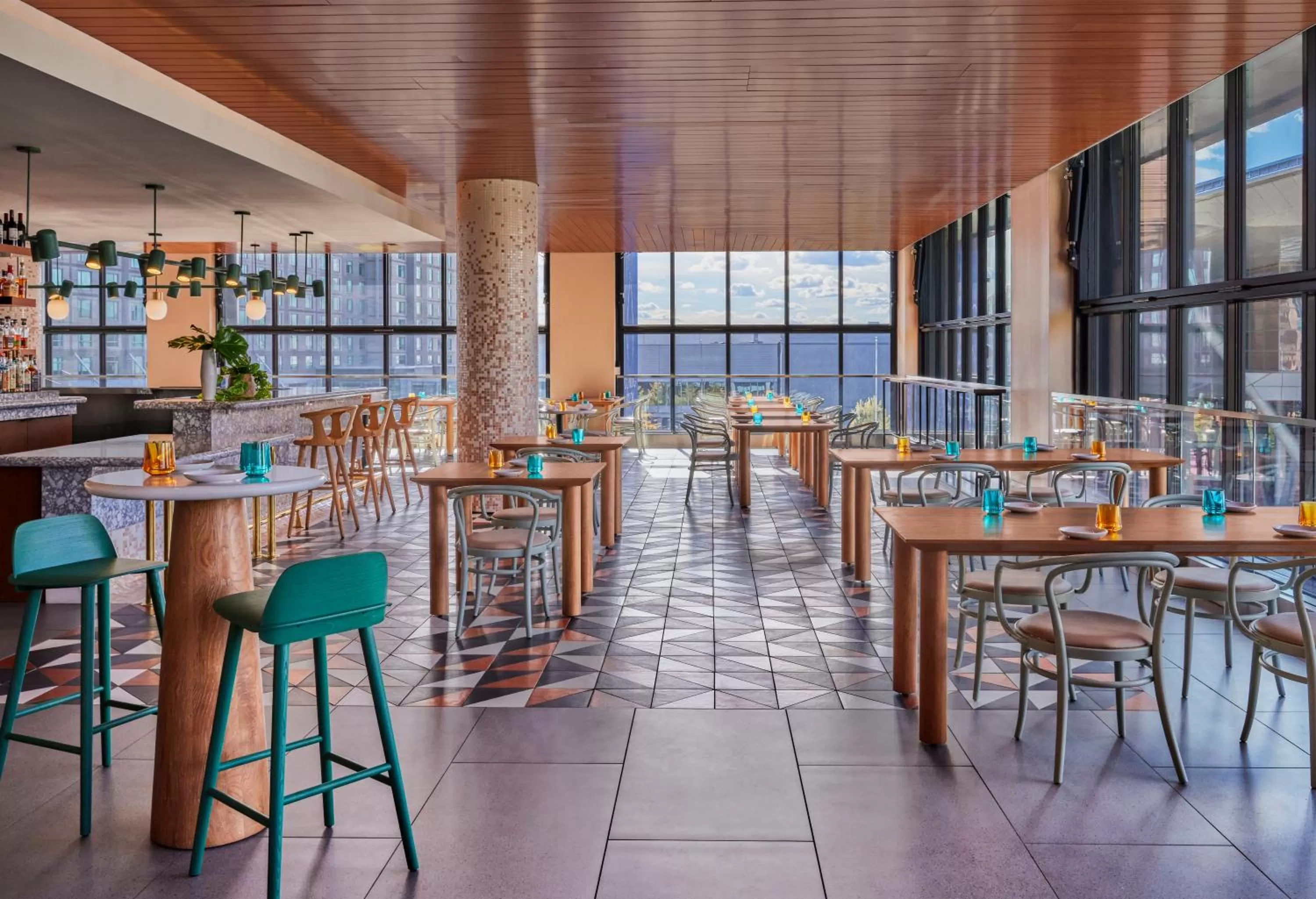 Restaurant/places to eat in Omni Boston Hotel at the Seaport