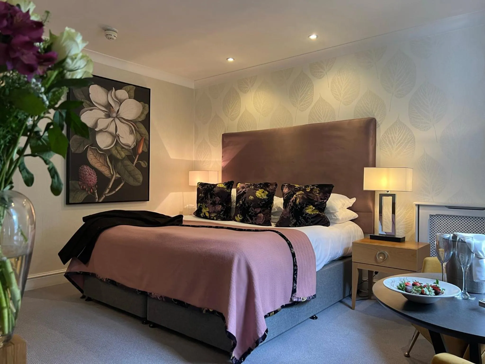 Bed in Rowhill Grange Hotel & Utopia Spa
