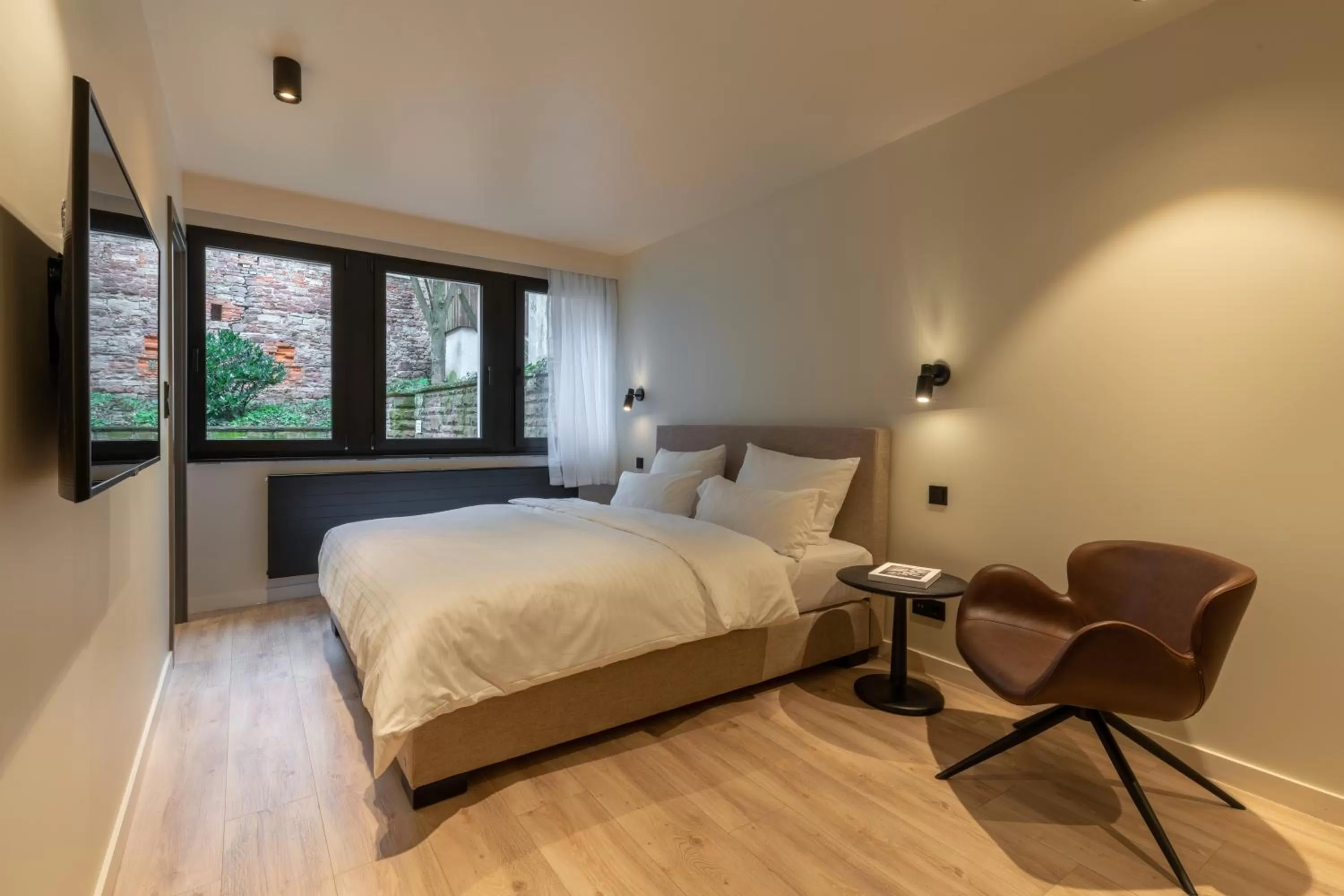 Photo of the whole room, Bed in THE ADAMS - Self Check In Hotel