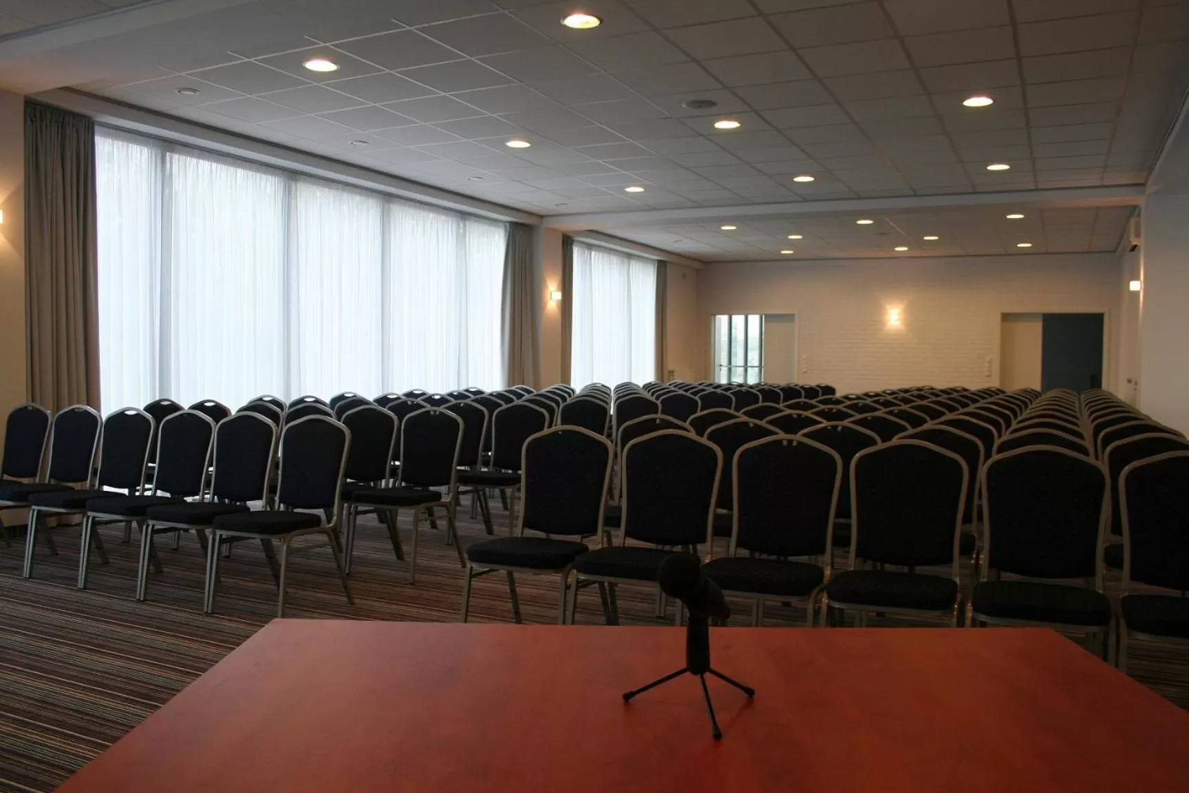 Business facilities in Hotel George