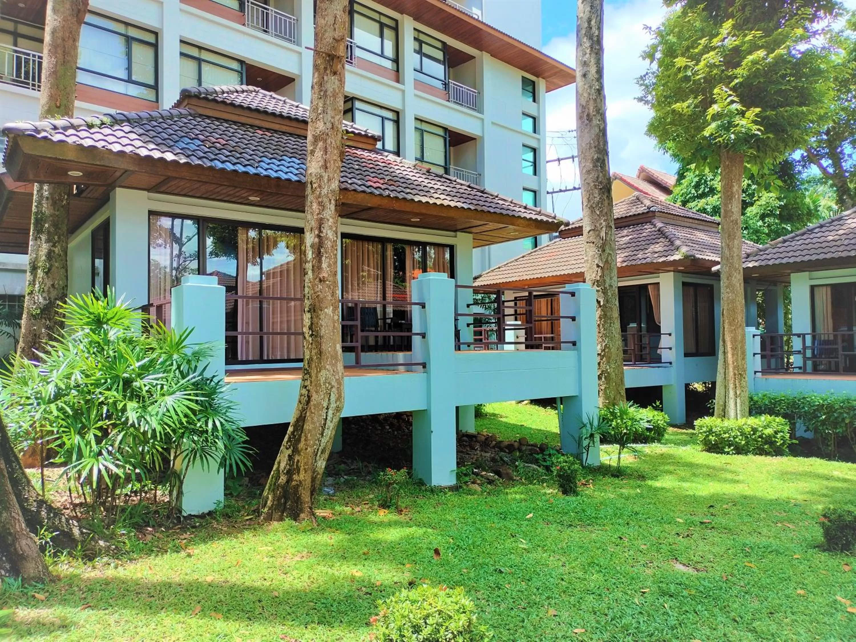 Property building in Chang Buri Resort & Koh Chang Hillside