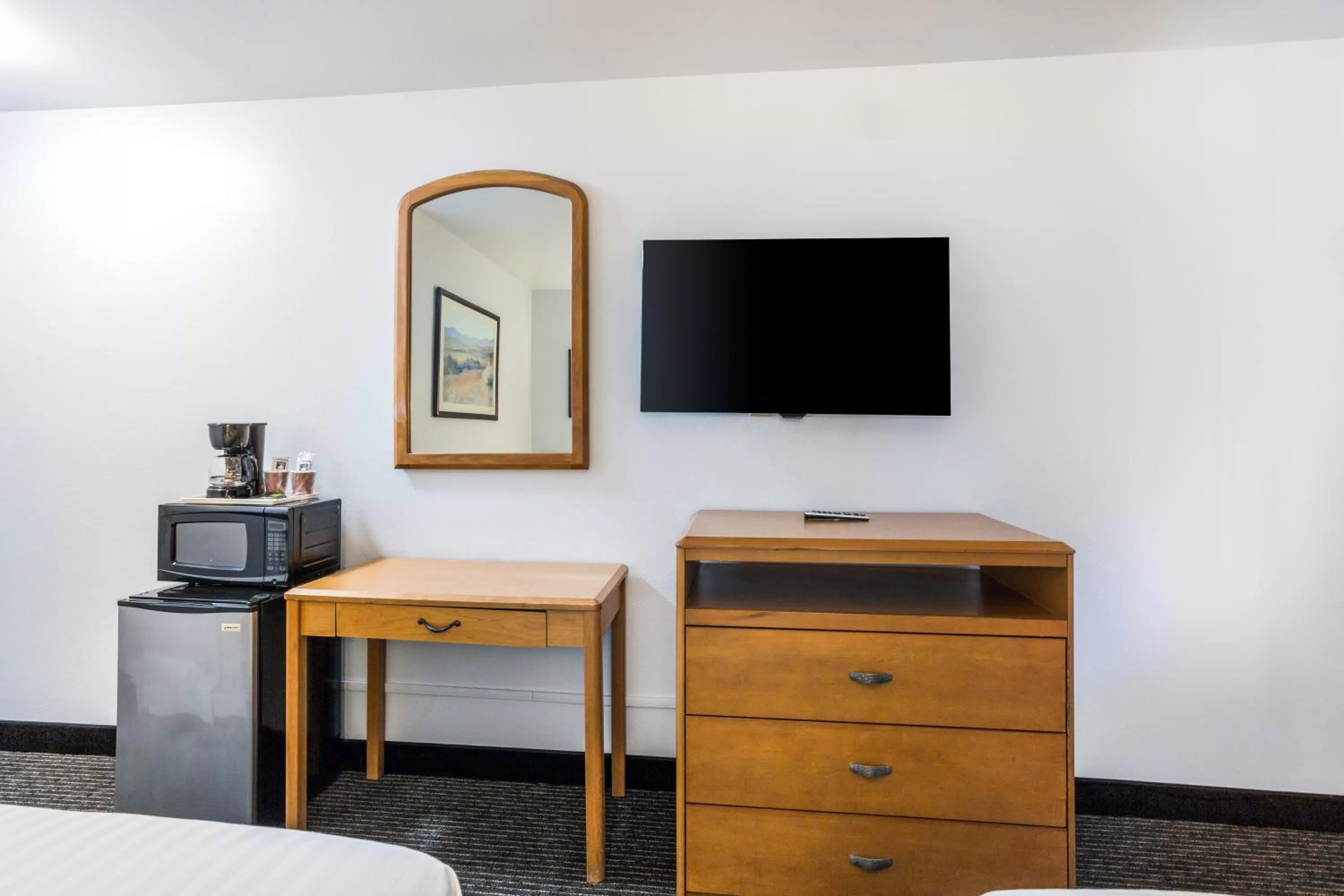 Bed in Knights Inn Yuma