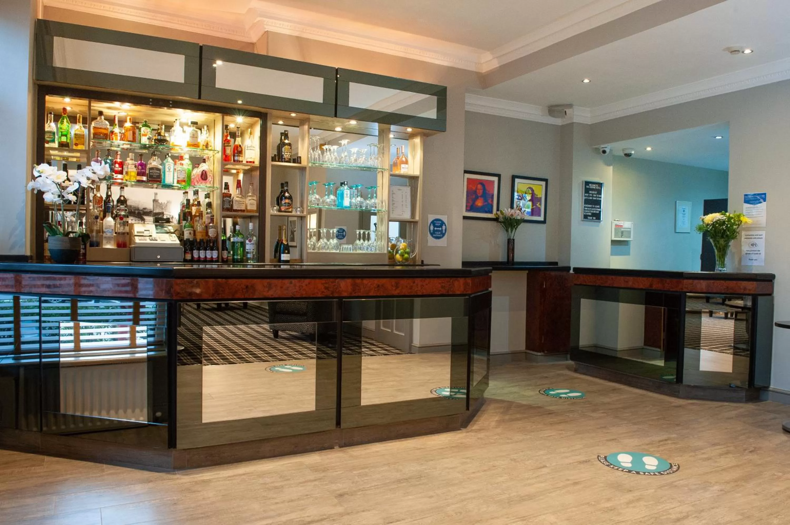 Lobby or reception in Osborne Hotel