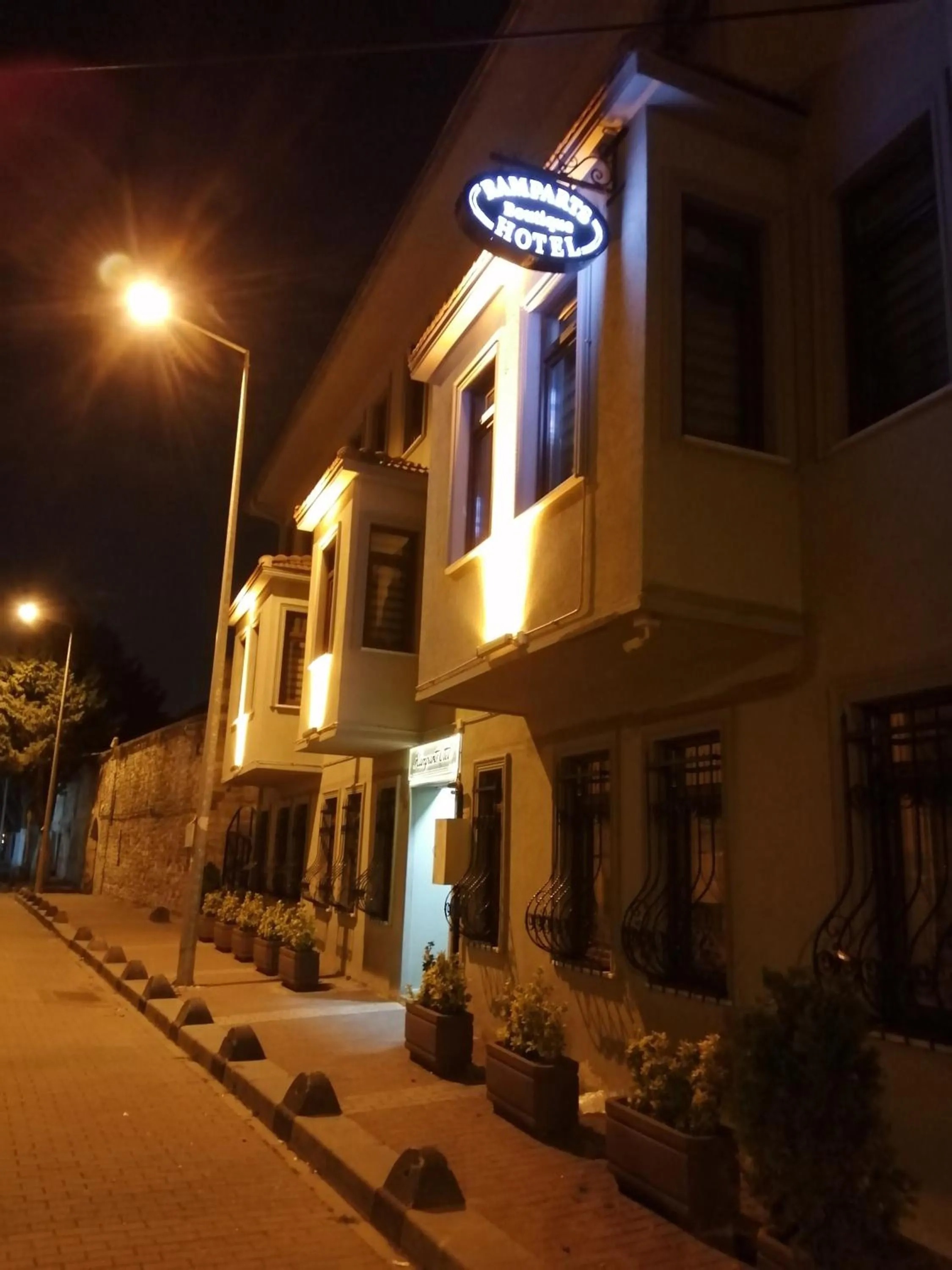 Property building in Ramparts Hotel