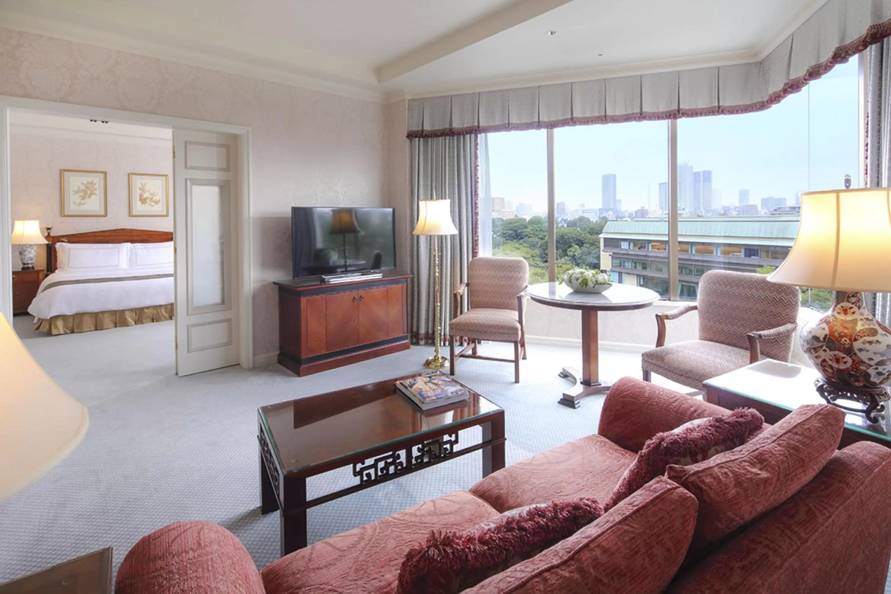 Living room, Bed in Hotel Chinzanso Tokyo