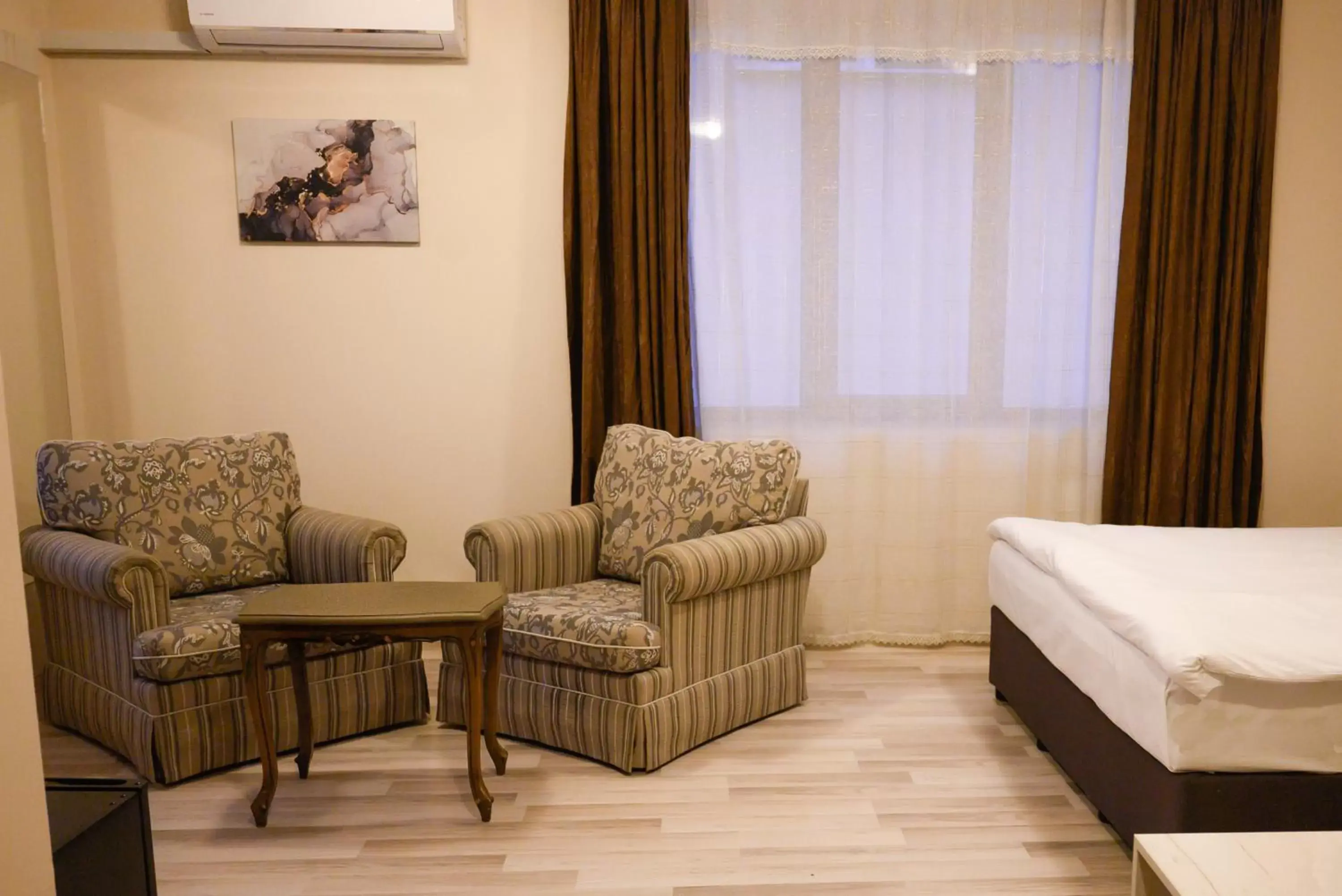 Superior Queen Room in Hotel Leda Superior Queen Room in Hotel Leda