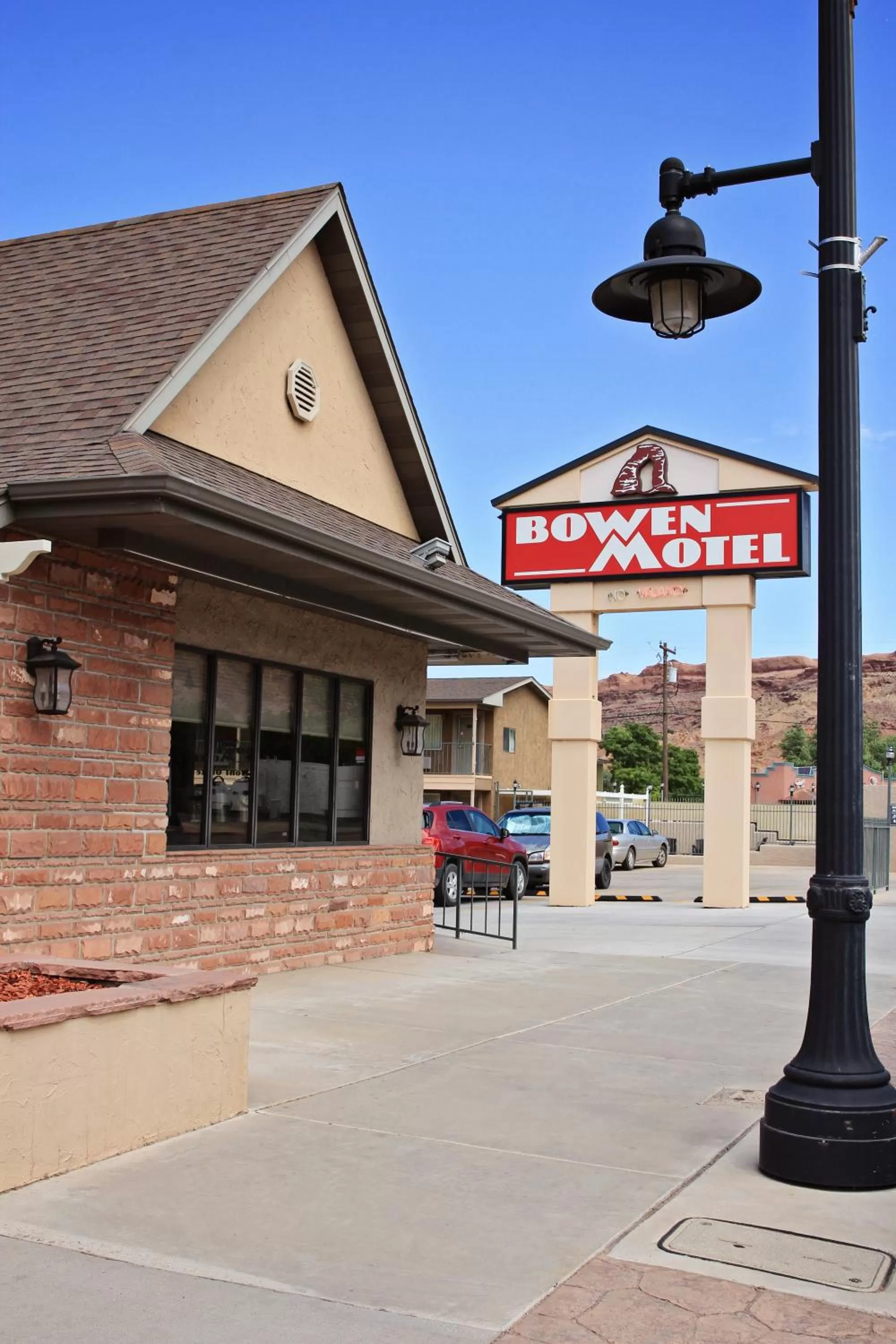 Property building in Bowen Motel