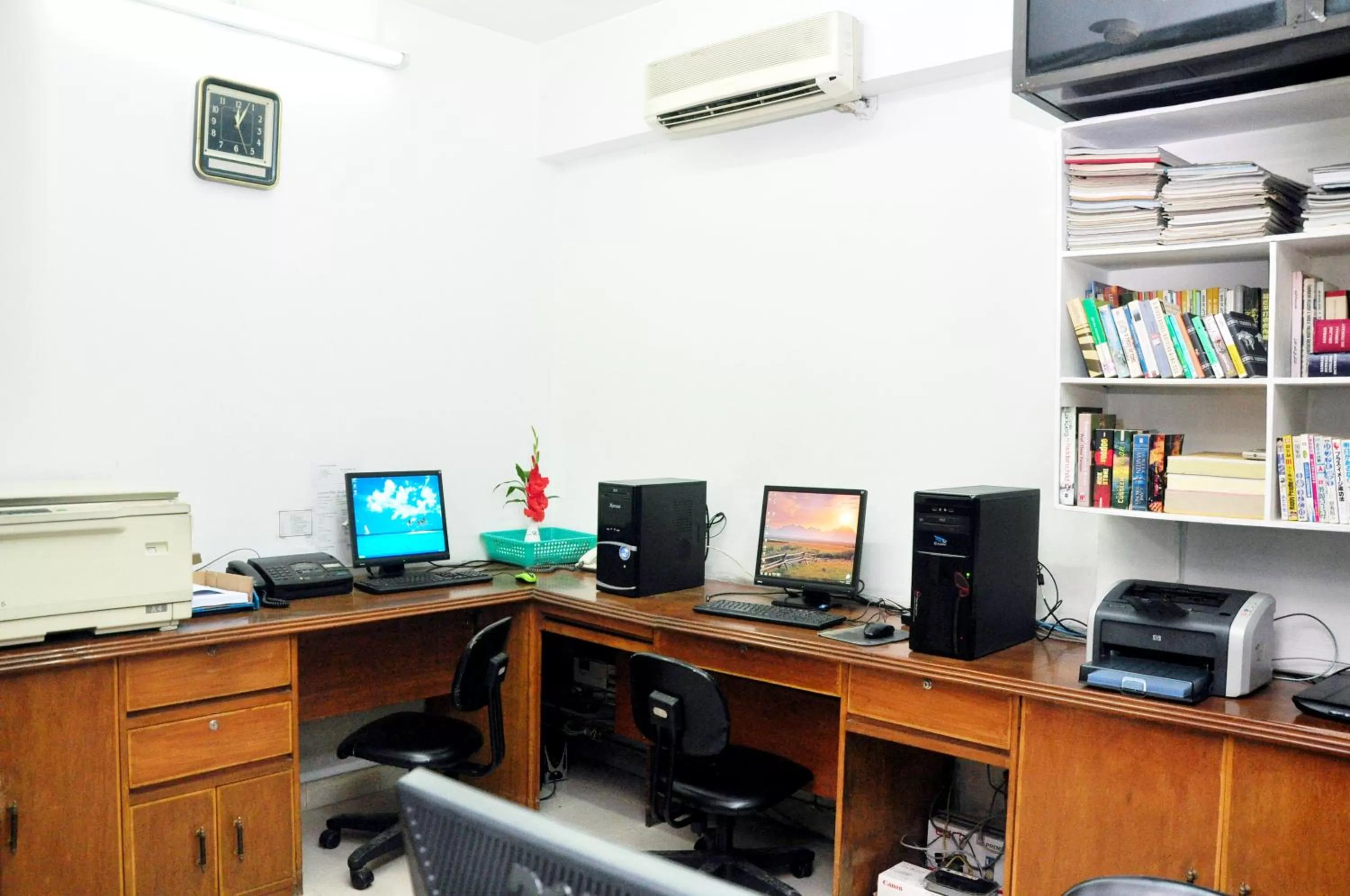 On-site shops in Asia Pacific Hotel