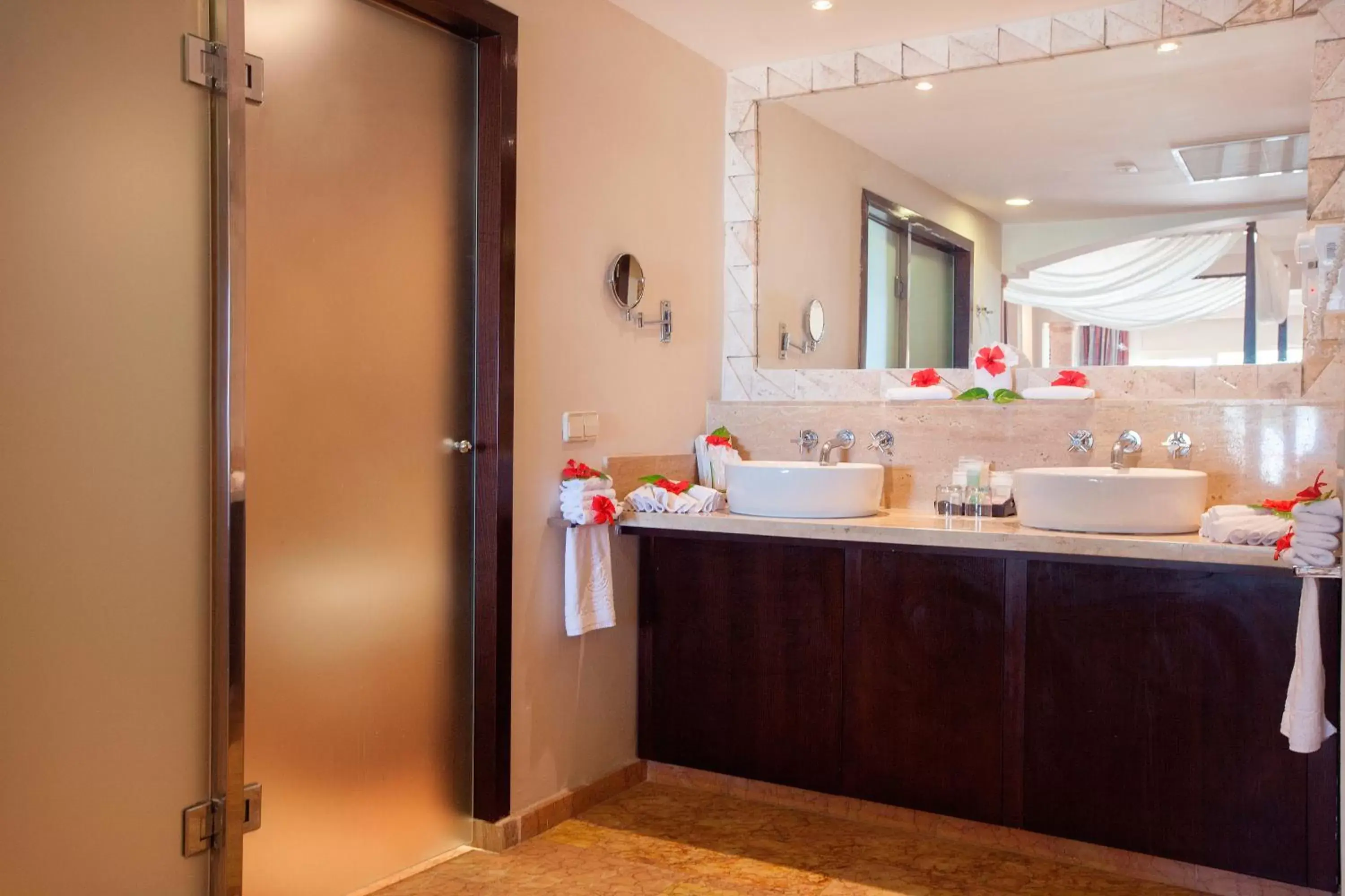 Elegance Club Ocean View Suite with Outdoor Jacuzzi (Adults Only, 18+) - Free WiFi in Majestic Elegance Punta Cana - All Inclusive Elegance Club Ocean View Suite with Outdoor Jacuzzi (Adults Only, 18+) - Free WiFi in Majestic Elegance Punta Cana - All Inclusive