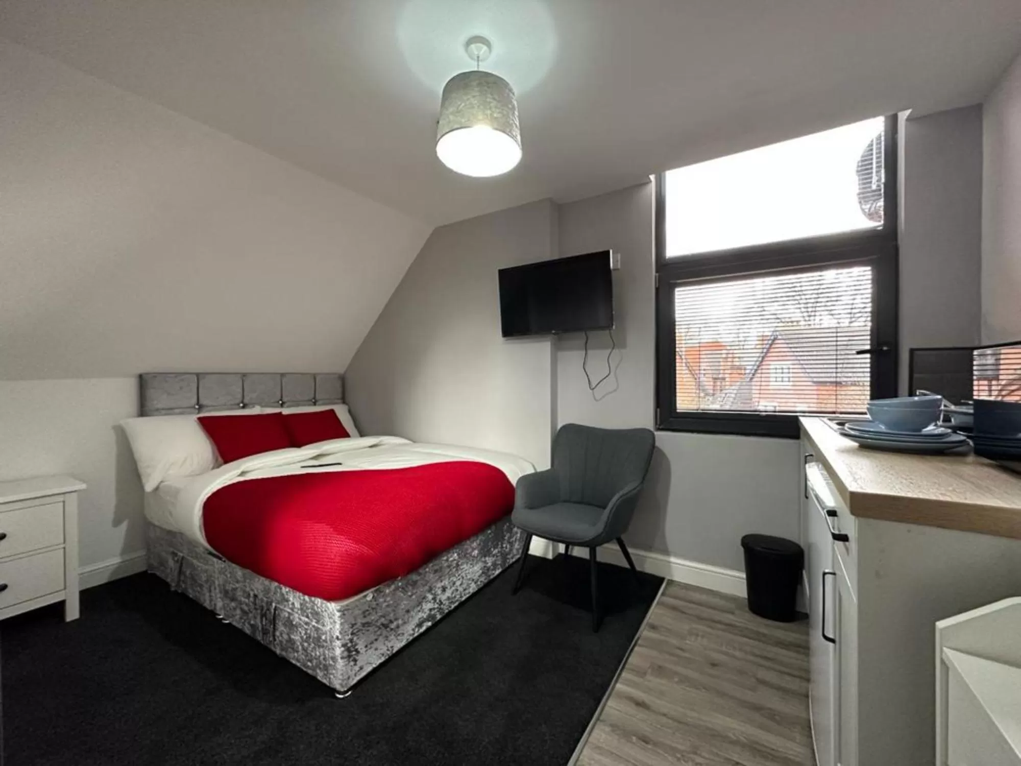 TV/Entertainment Center in The Fishpond - Premier Nottingham Studios