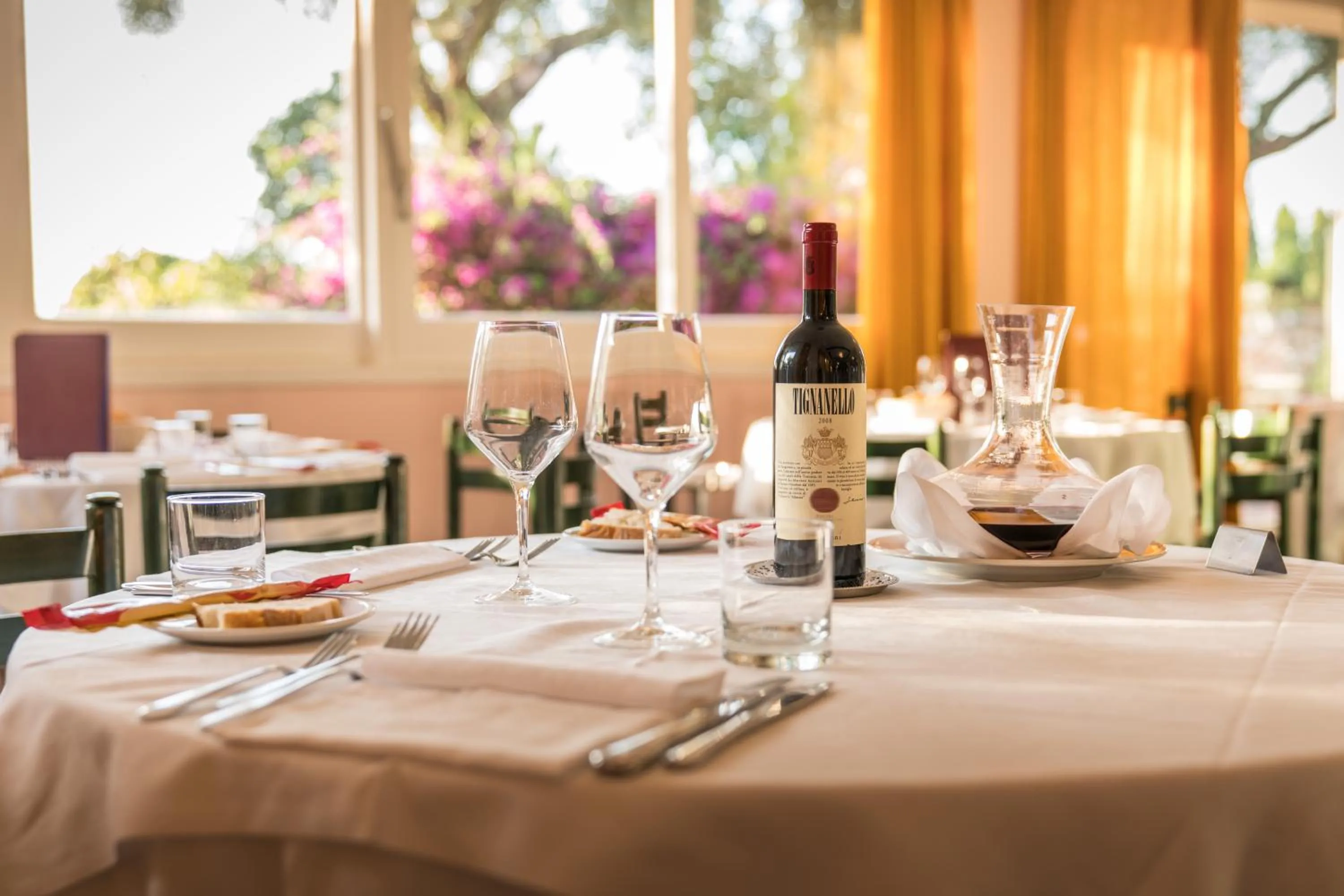 Restaurant/places to eat in Hotel Fabricia