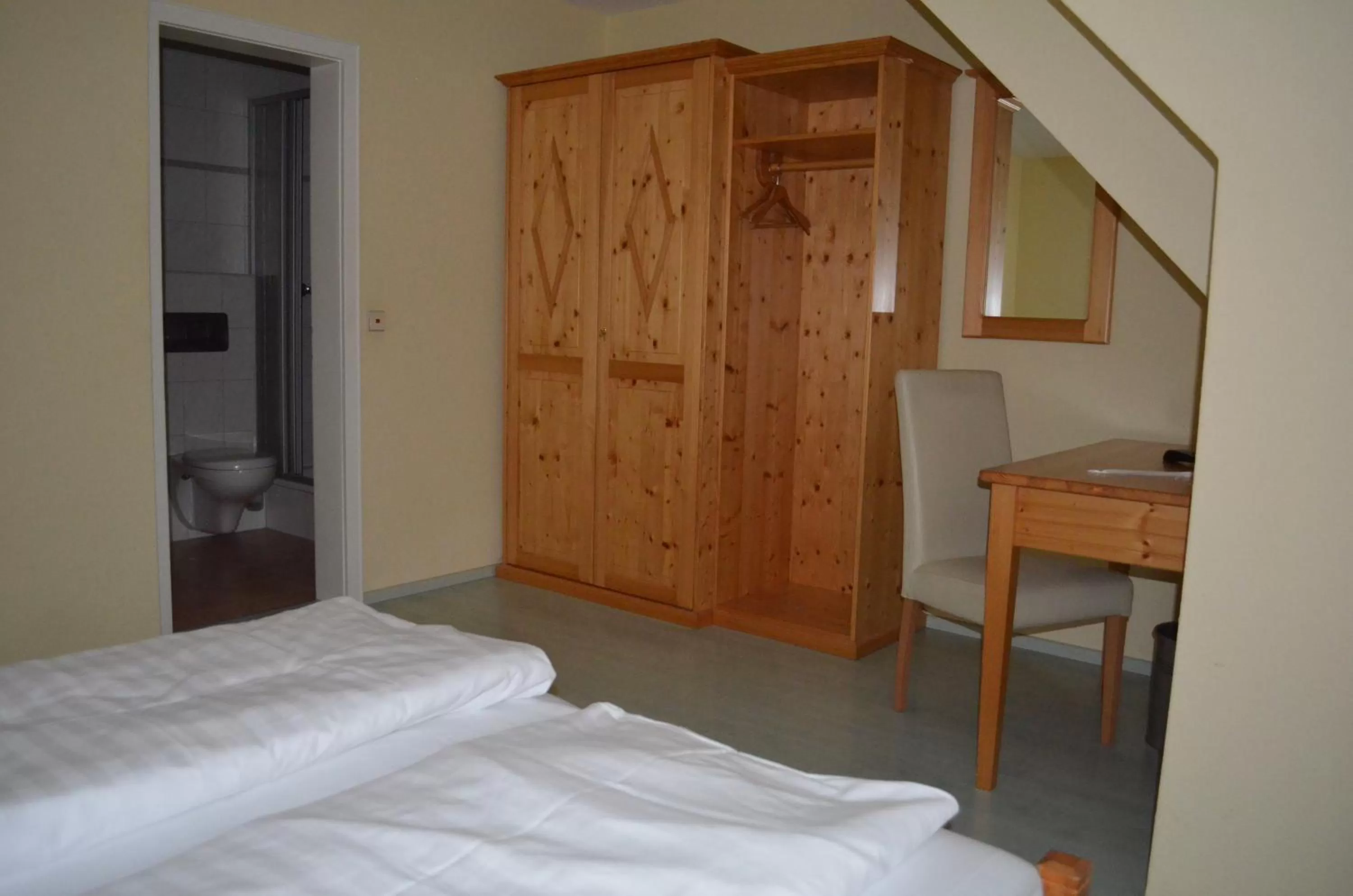 Bedroom, Bed in Alte Post - Hotel Am Rhein-Ufer Laufenburg