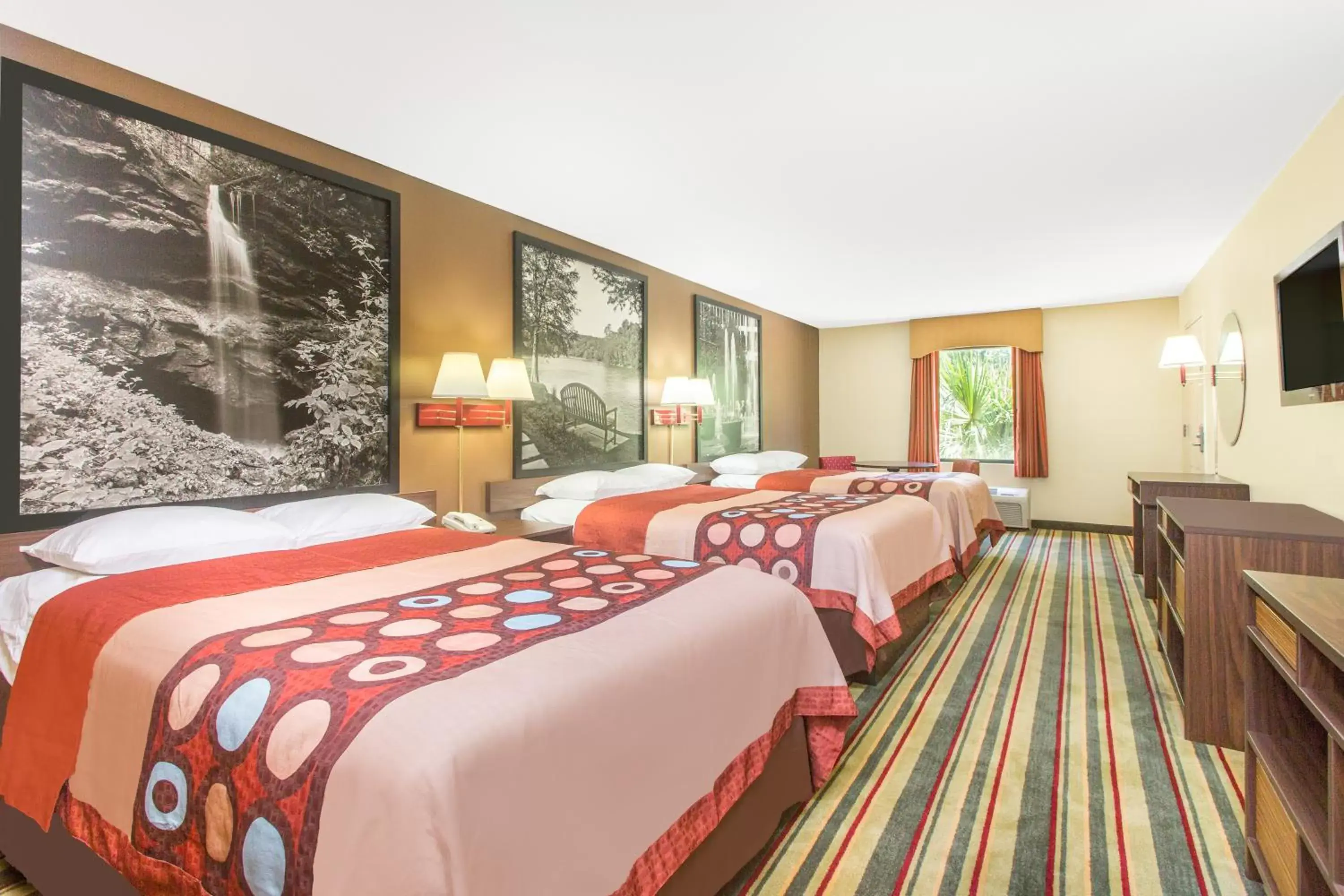 Studio Suite with Three Double Beds - Non-Smoking in Super 8 by Wyndham Dublin Studio Suite with Three Double Beds - Non-Smoking in Super 8 by Wyndham Dublin