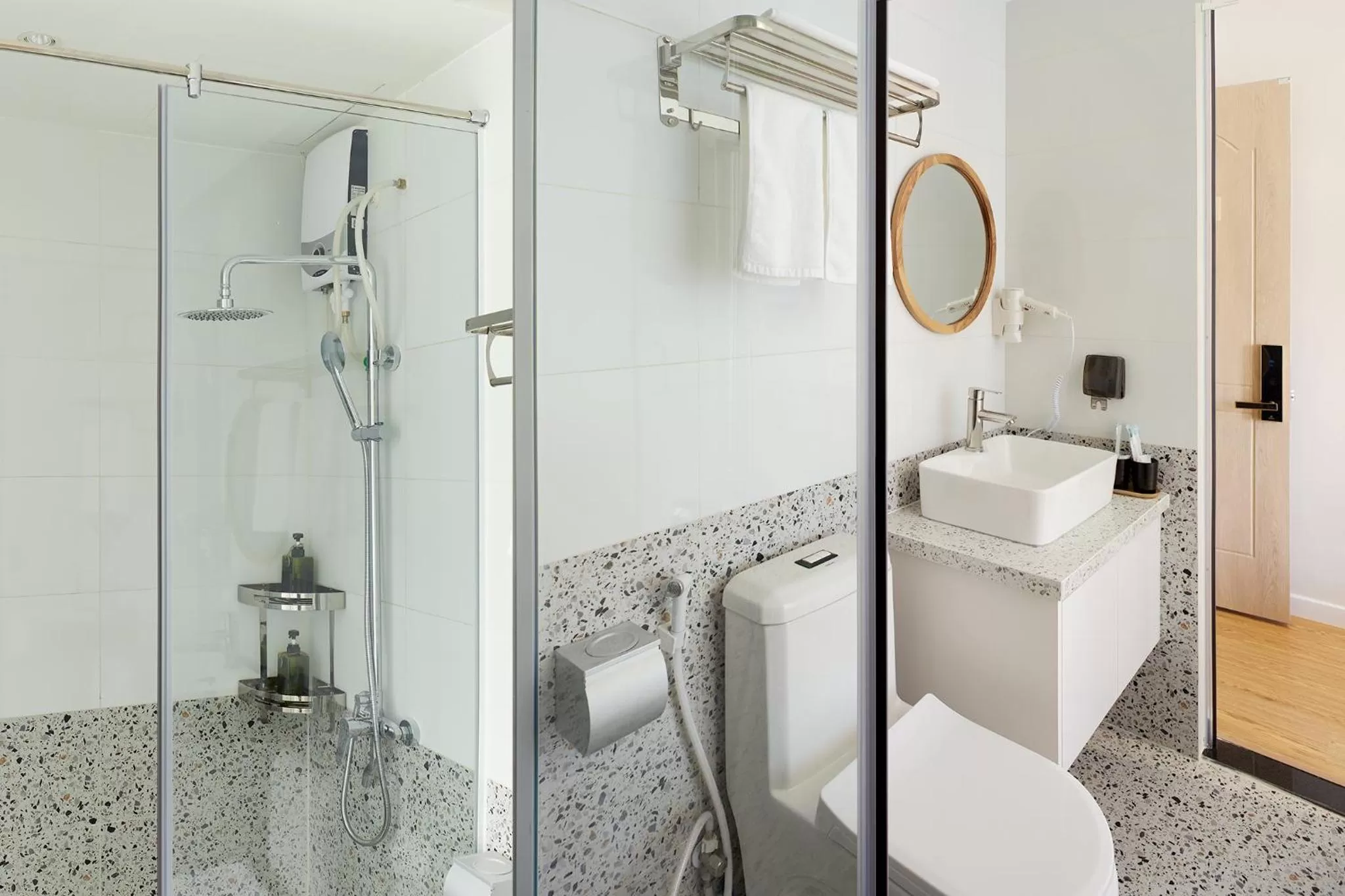 Bathroom in Larimar Villas Cô Giang