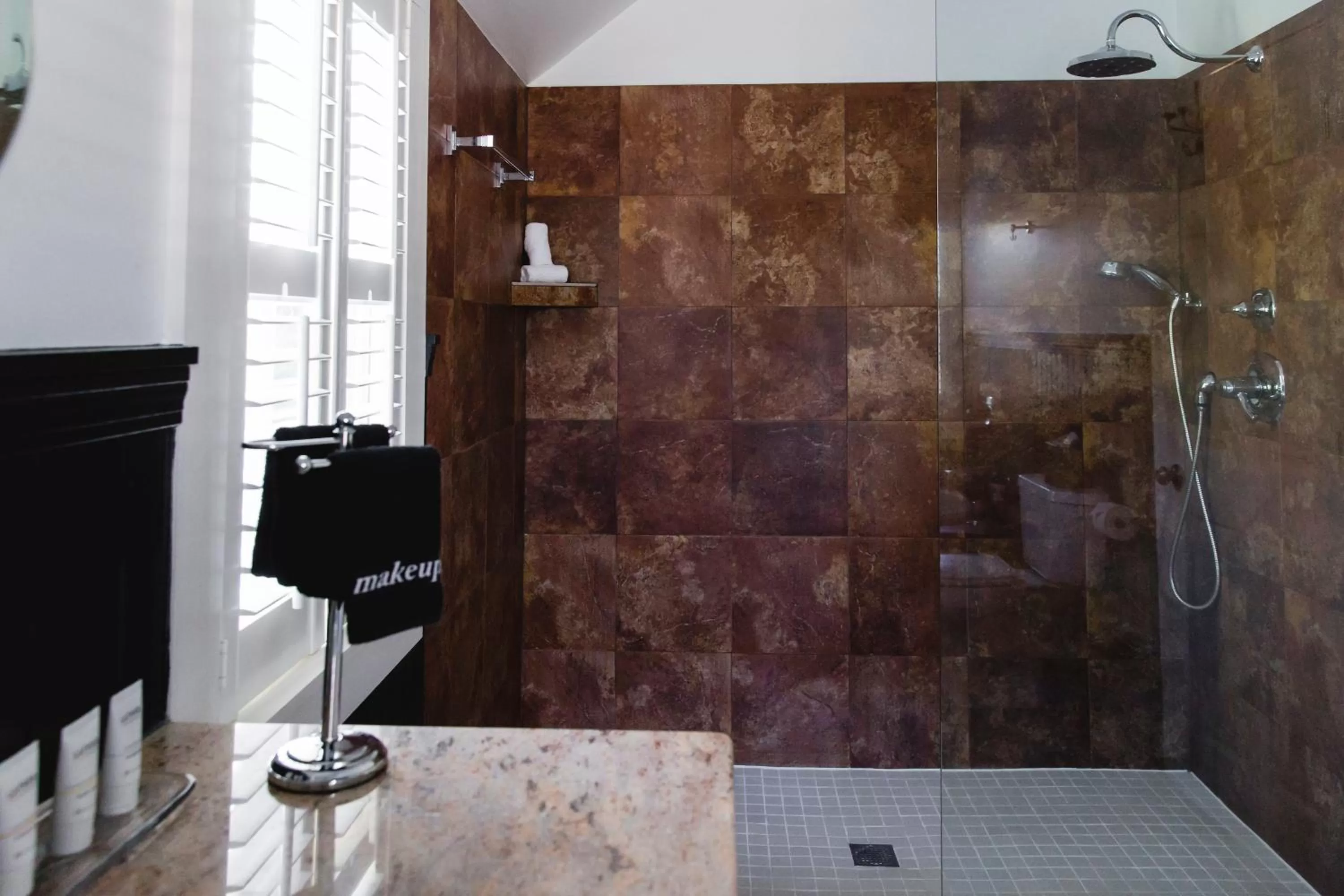 Shower in The Platinum Pebble Boutique Inn - Adults Only Property