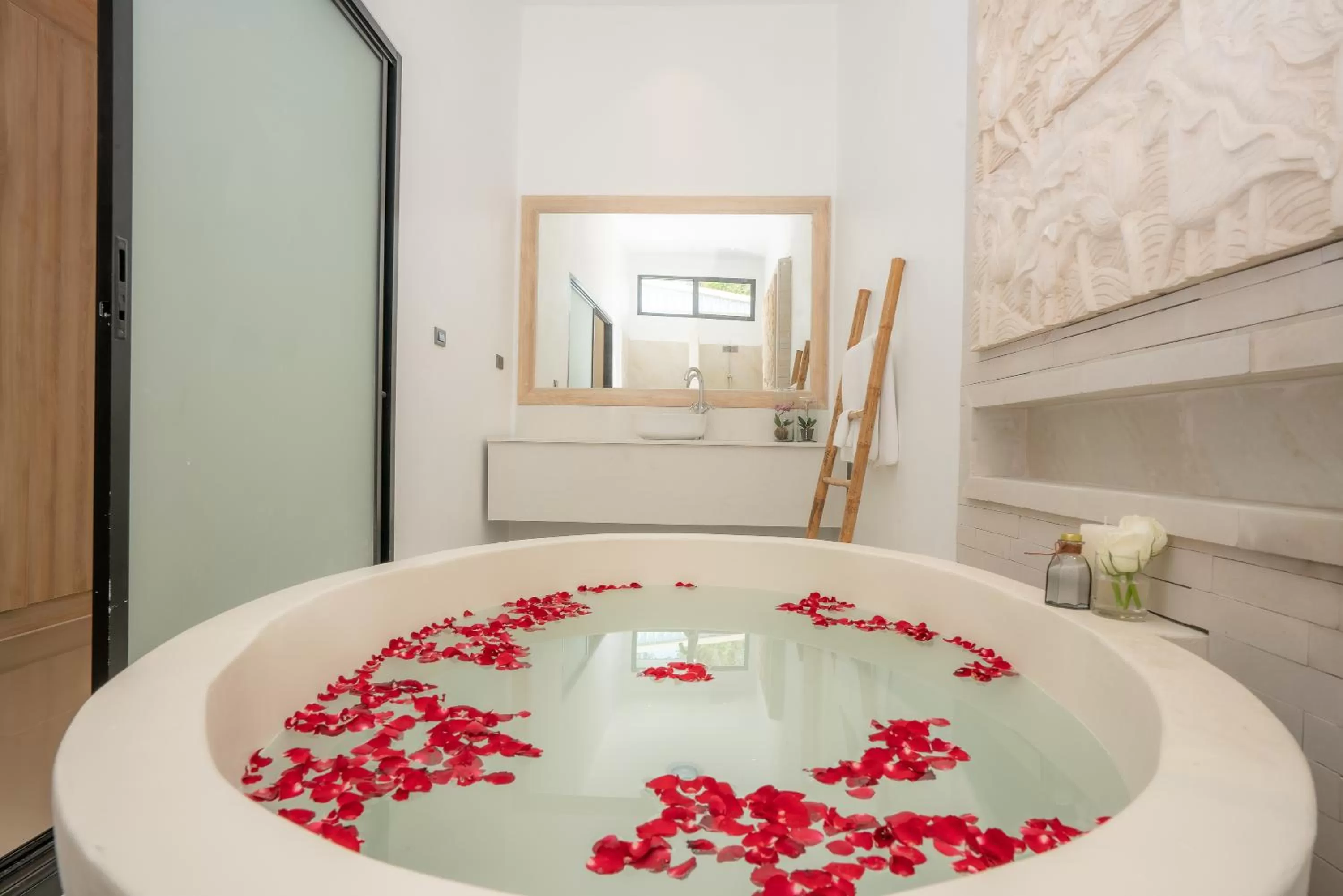 Bath in Dhevan Dara Resort & Spa Hua Hin - Pool Villa