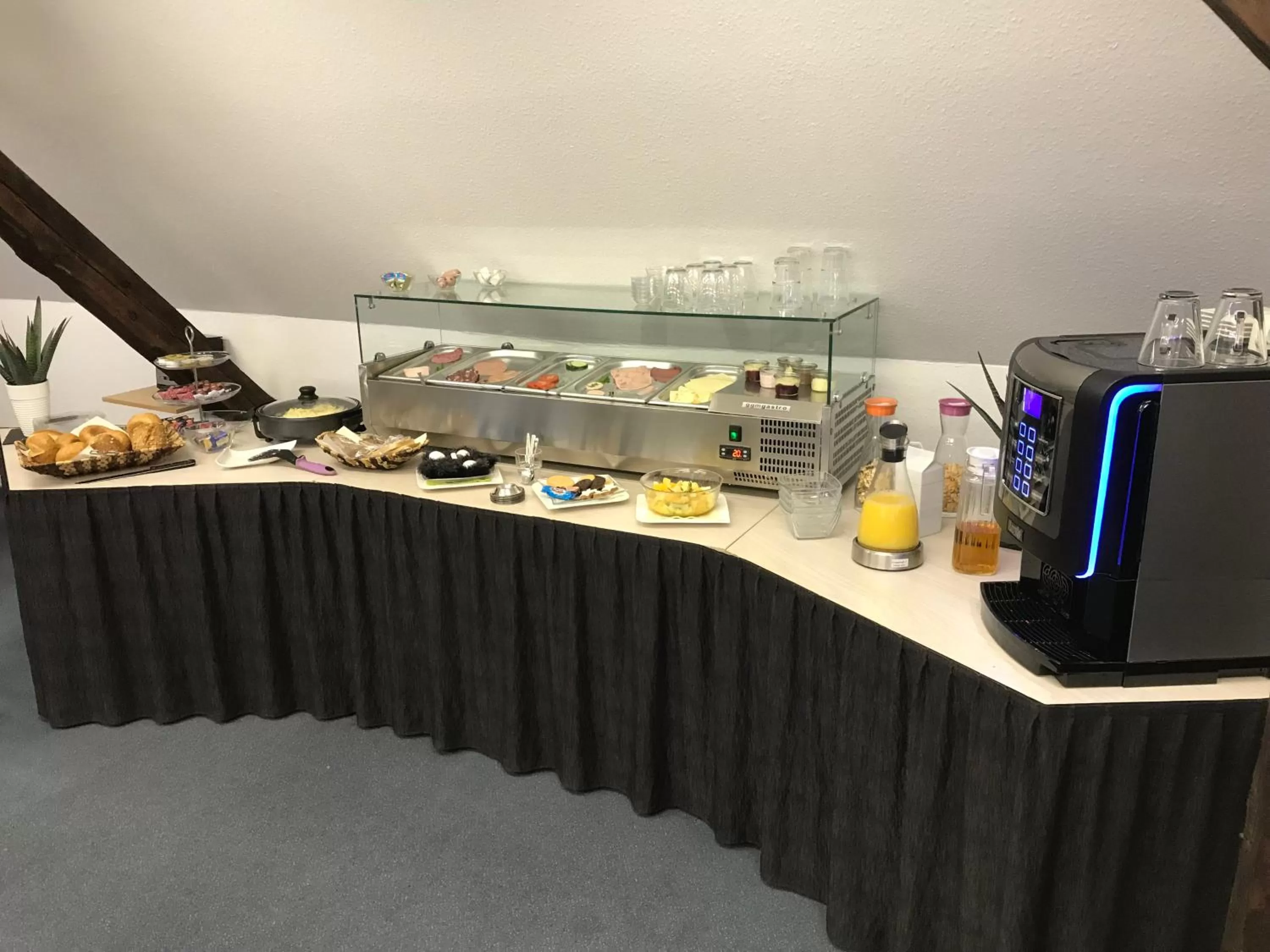 Breakfast in Hotel am Maibaum