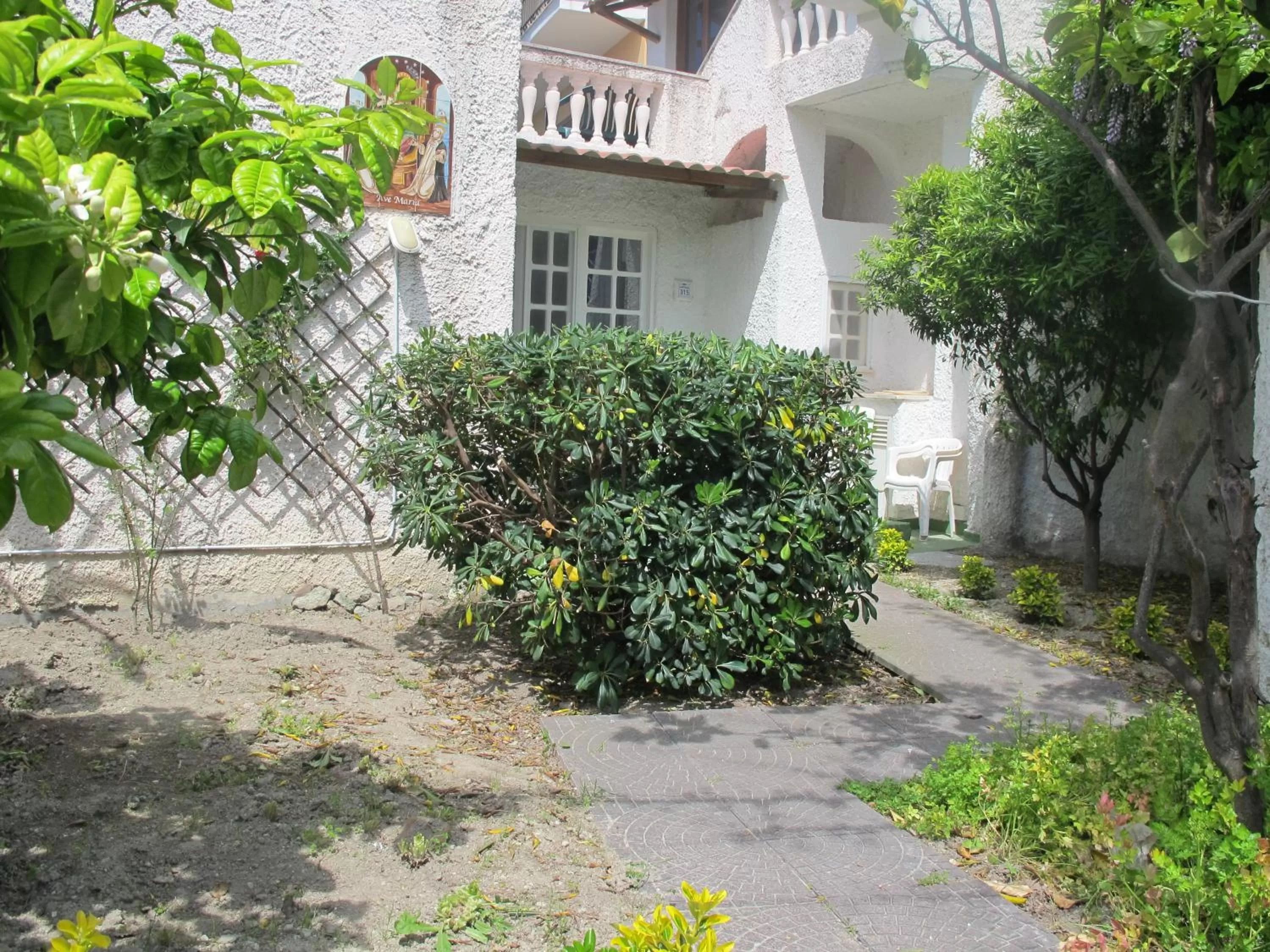 Garden in Aparthotel Villa Marinù