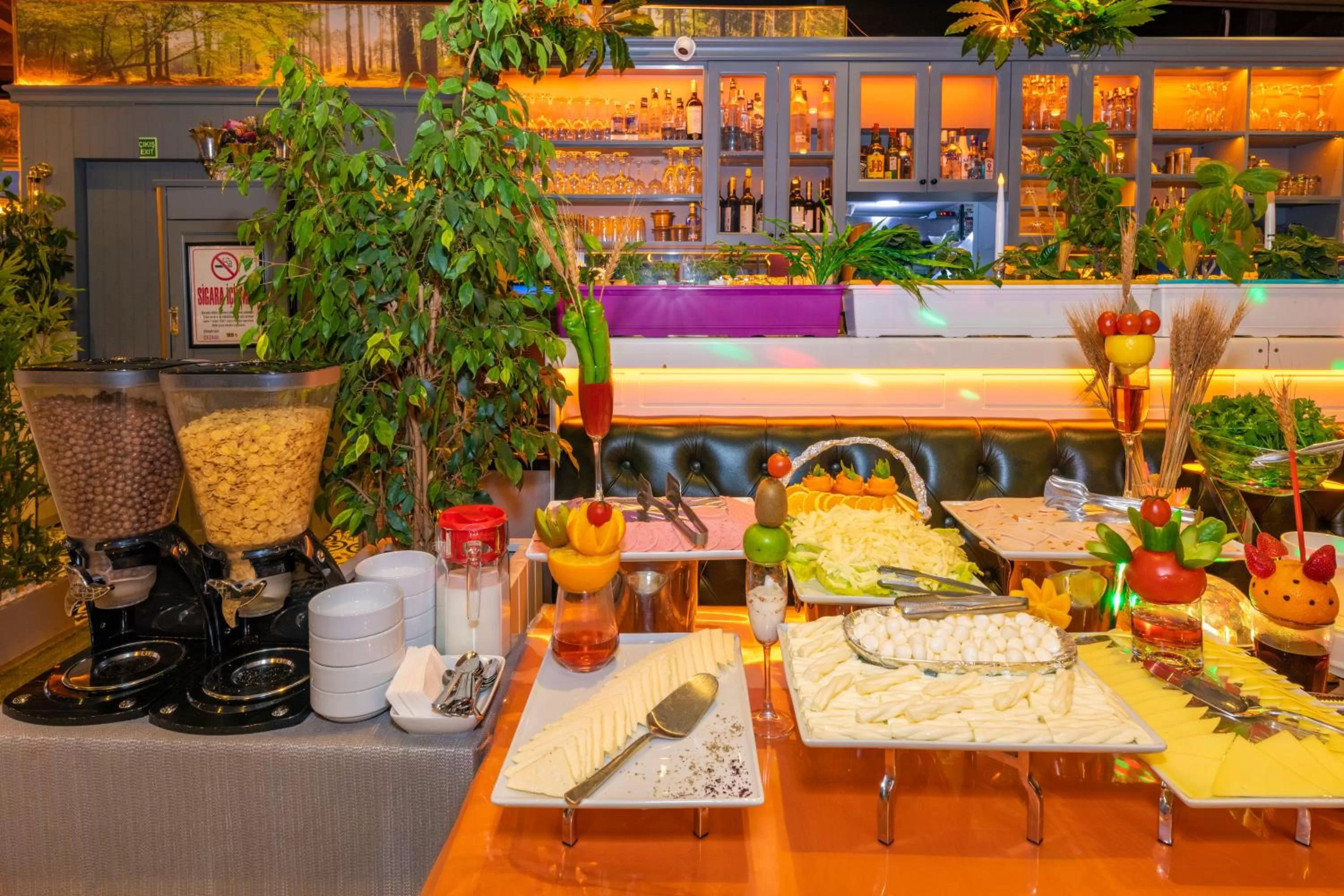 Food and drinks in Alpek Hotel