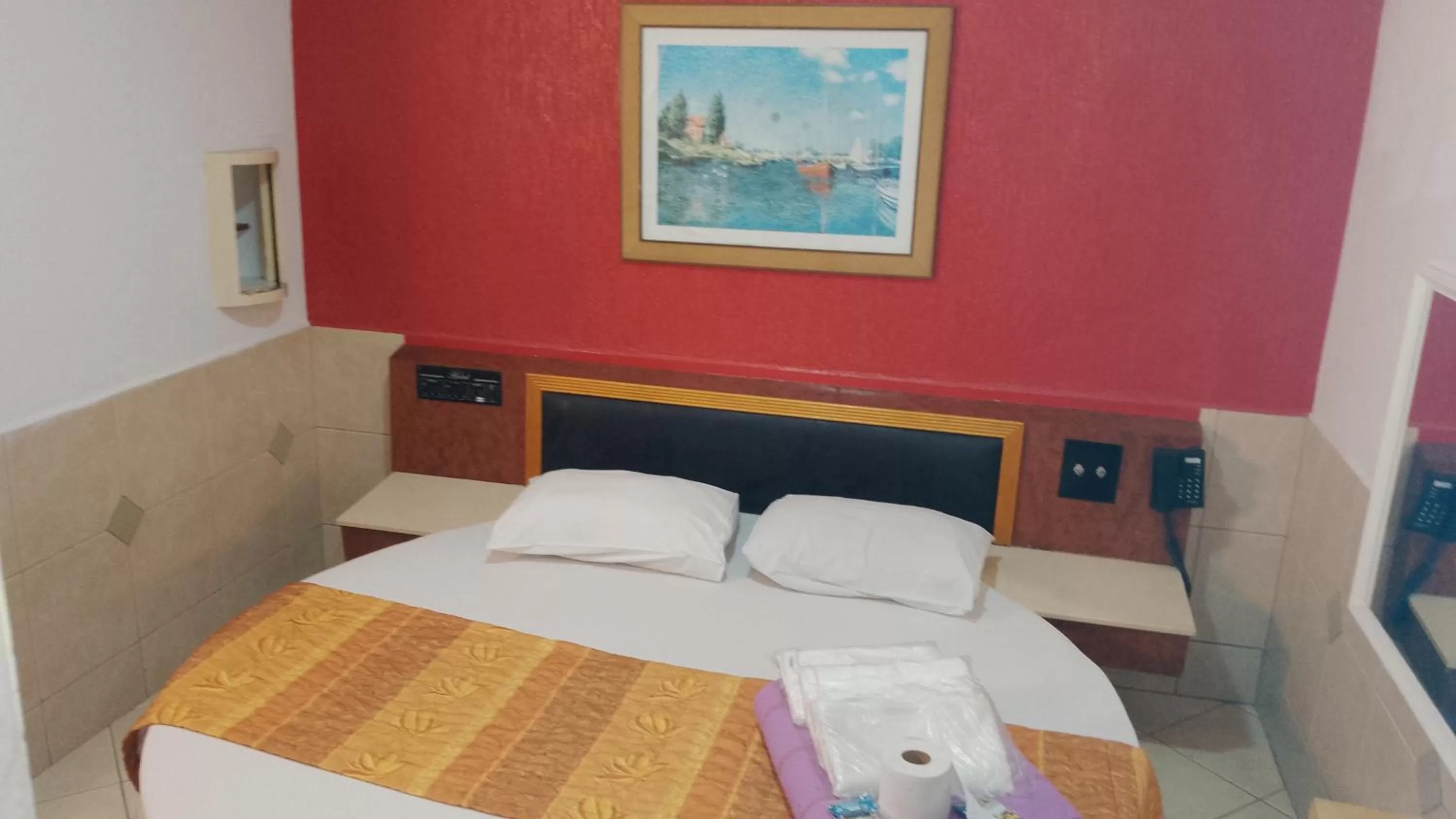 Bed in Hotel Smart Inn