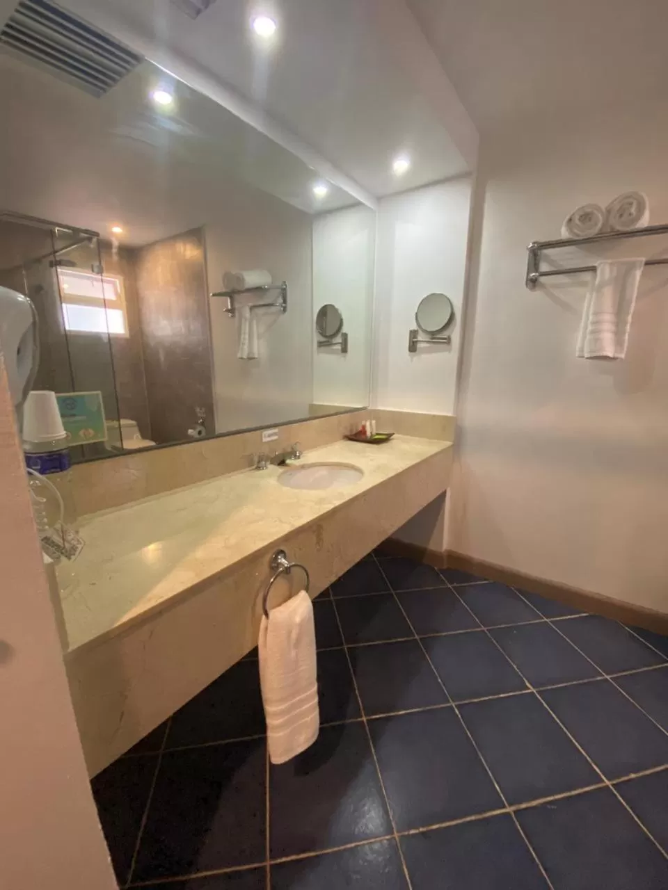 Shower in Decameron Isleño - All Inclusive