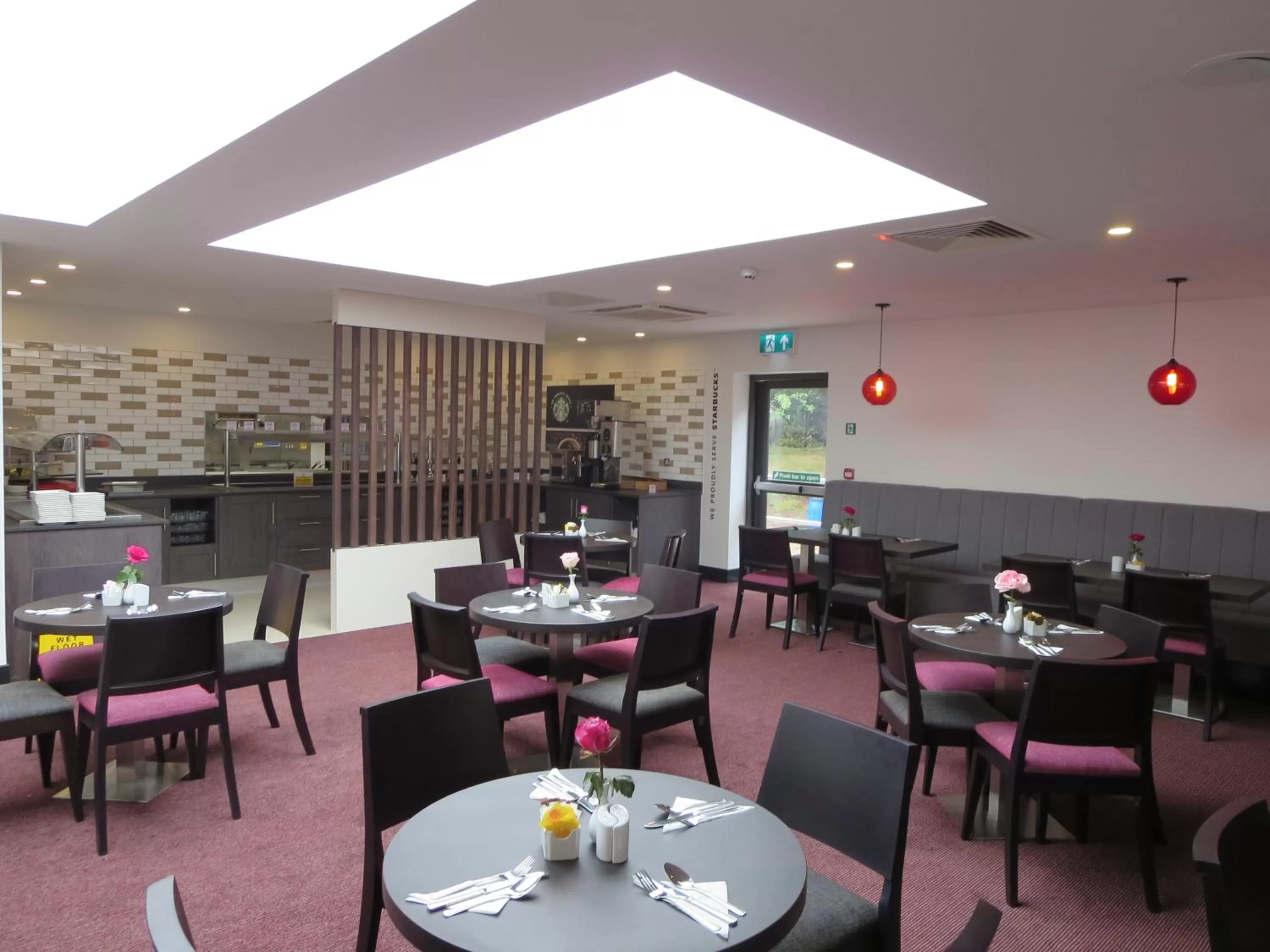 Restaurant/places to eat in Ramada Bristol West