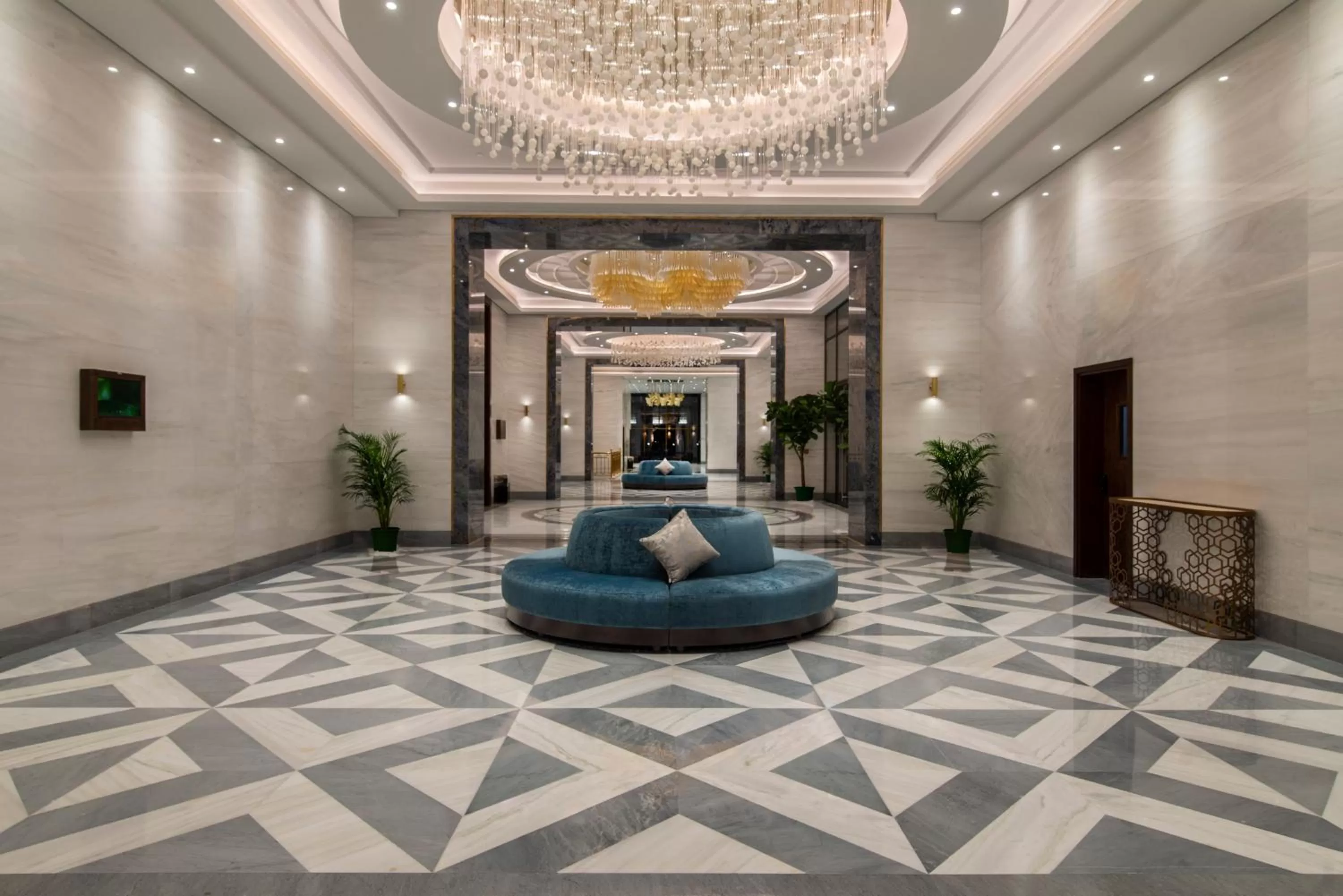 Lobby or reception in Movenpick Hotel and Residences Riyadh