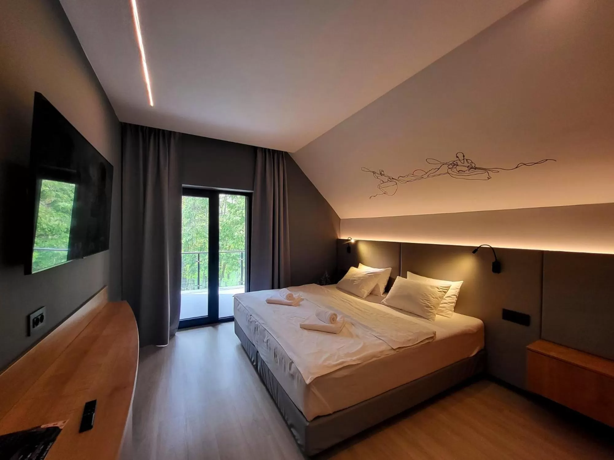 Bedroom, Bed in Adventure Lake Resort - Simared