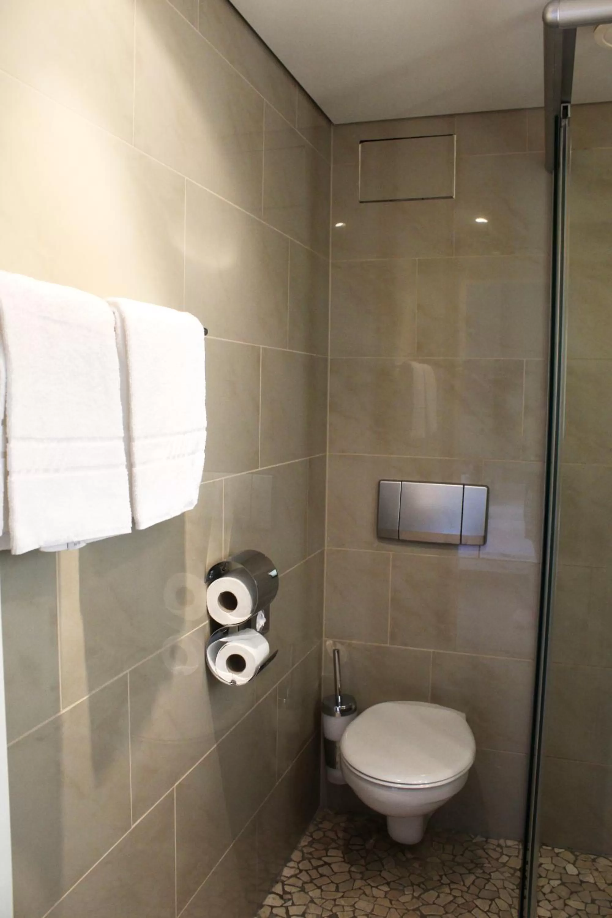 Bathroom in besttime Hotel Bendorf Koblenz