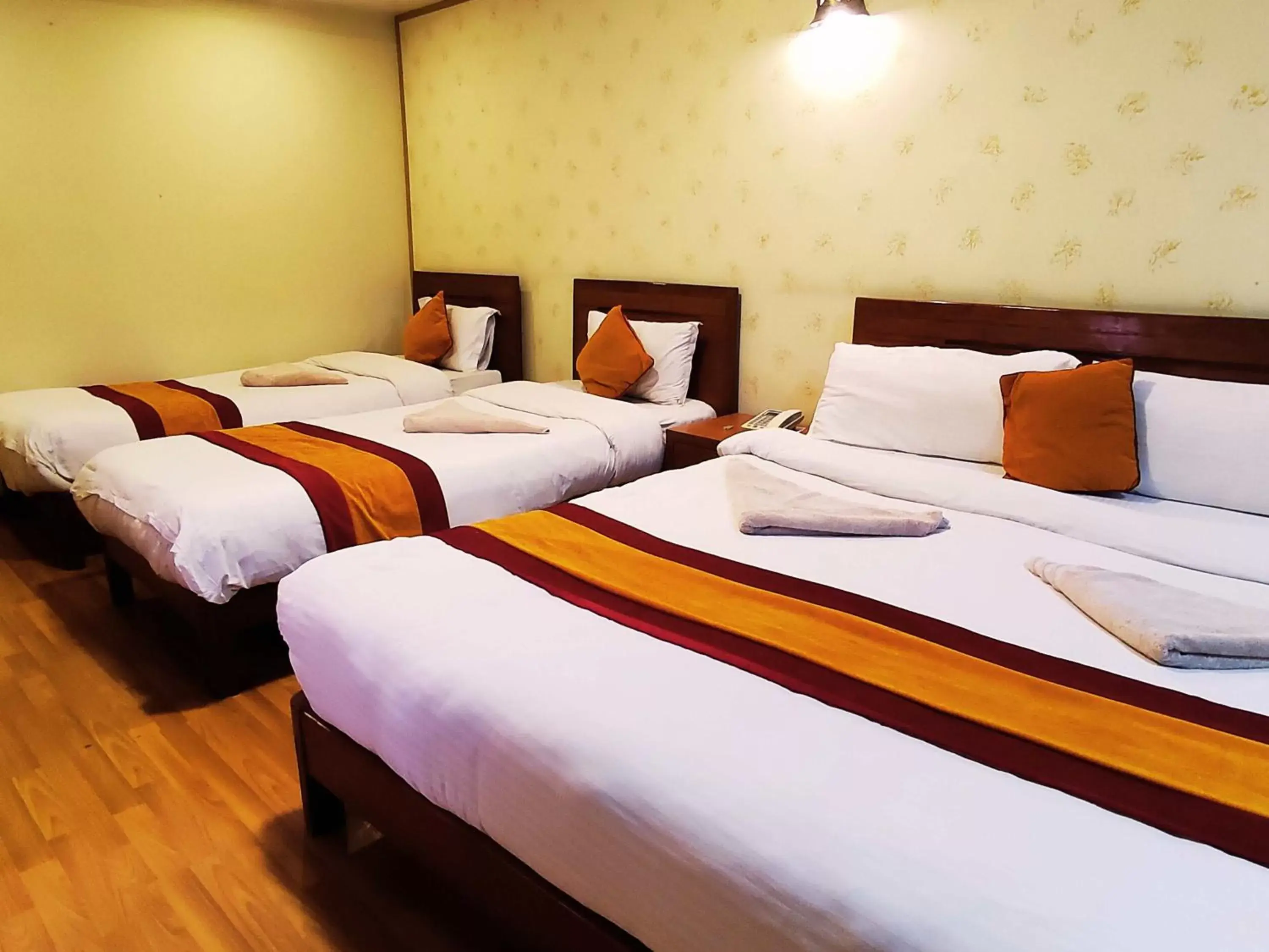 Quadruple Room in Royal Kings Hotel Quadruple Room in Royal Kings Hotel