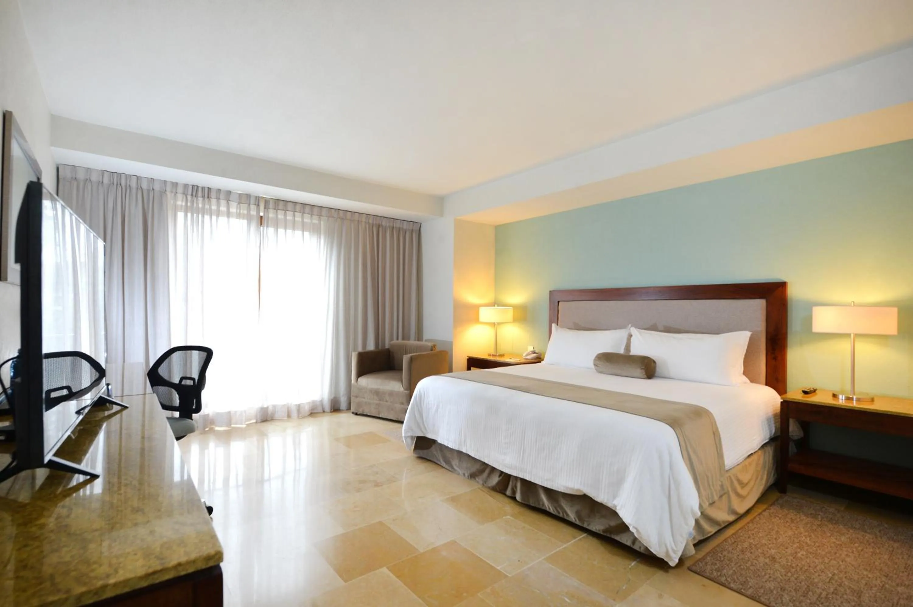 Photo of the whole room, Bed in HB Xalapa