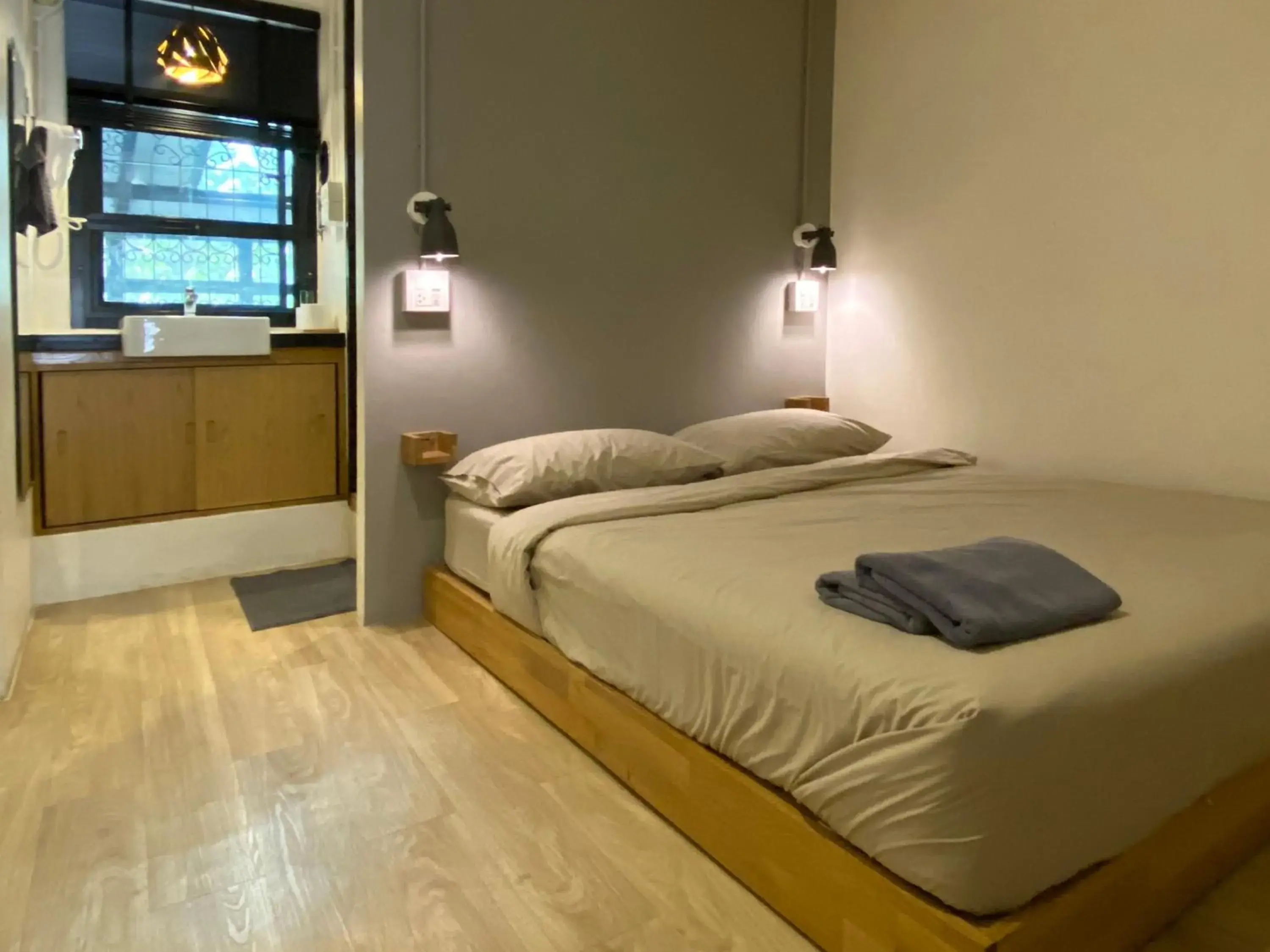 Double Room with Private Bathroom in Monomer Hostel Bangkok Double Room with Private Bathroom in Monomer Hostel Bangkok