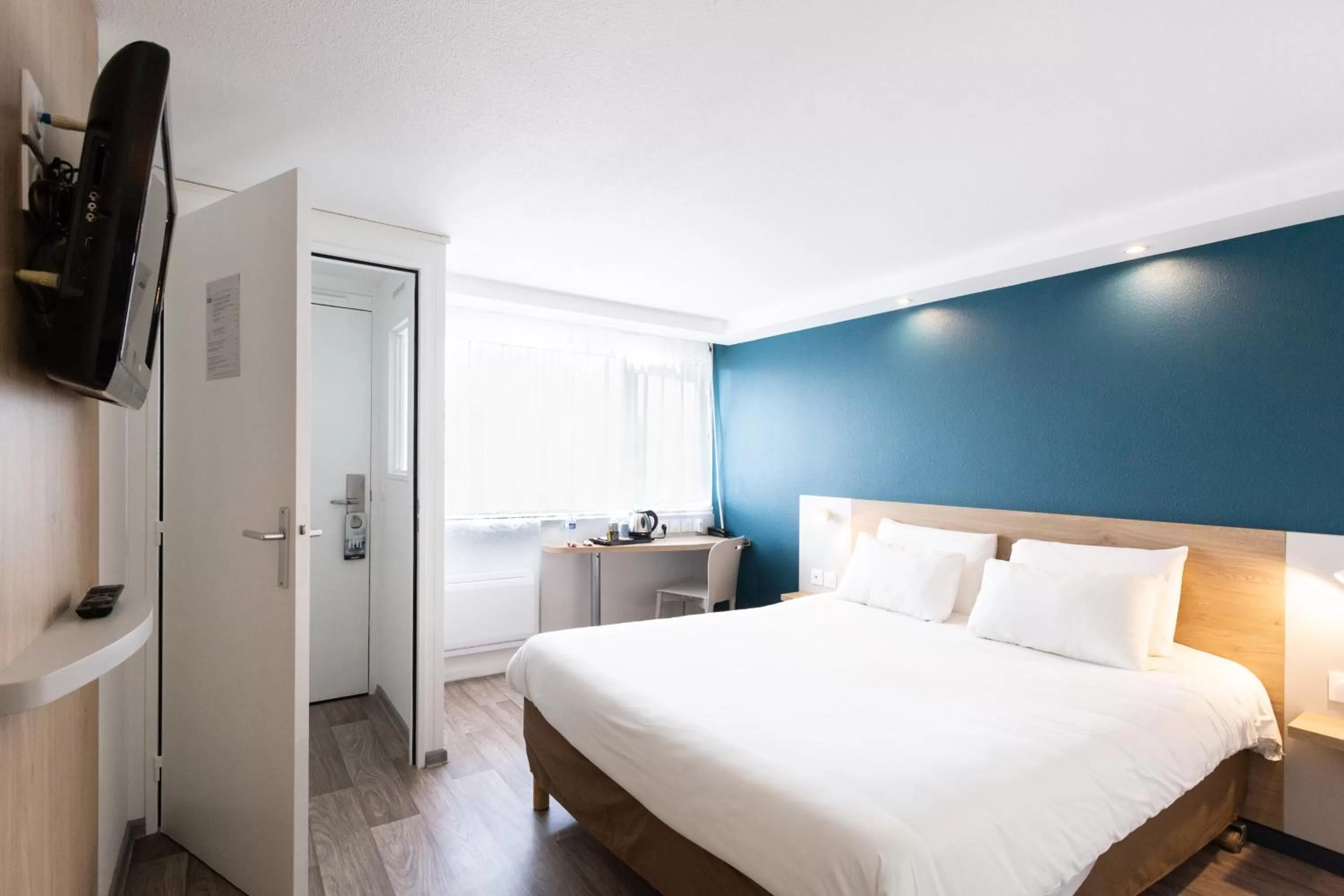 Bed in KYRIAD Issoudun