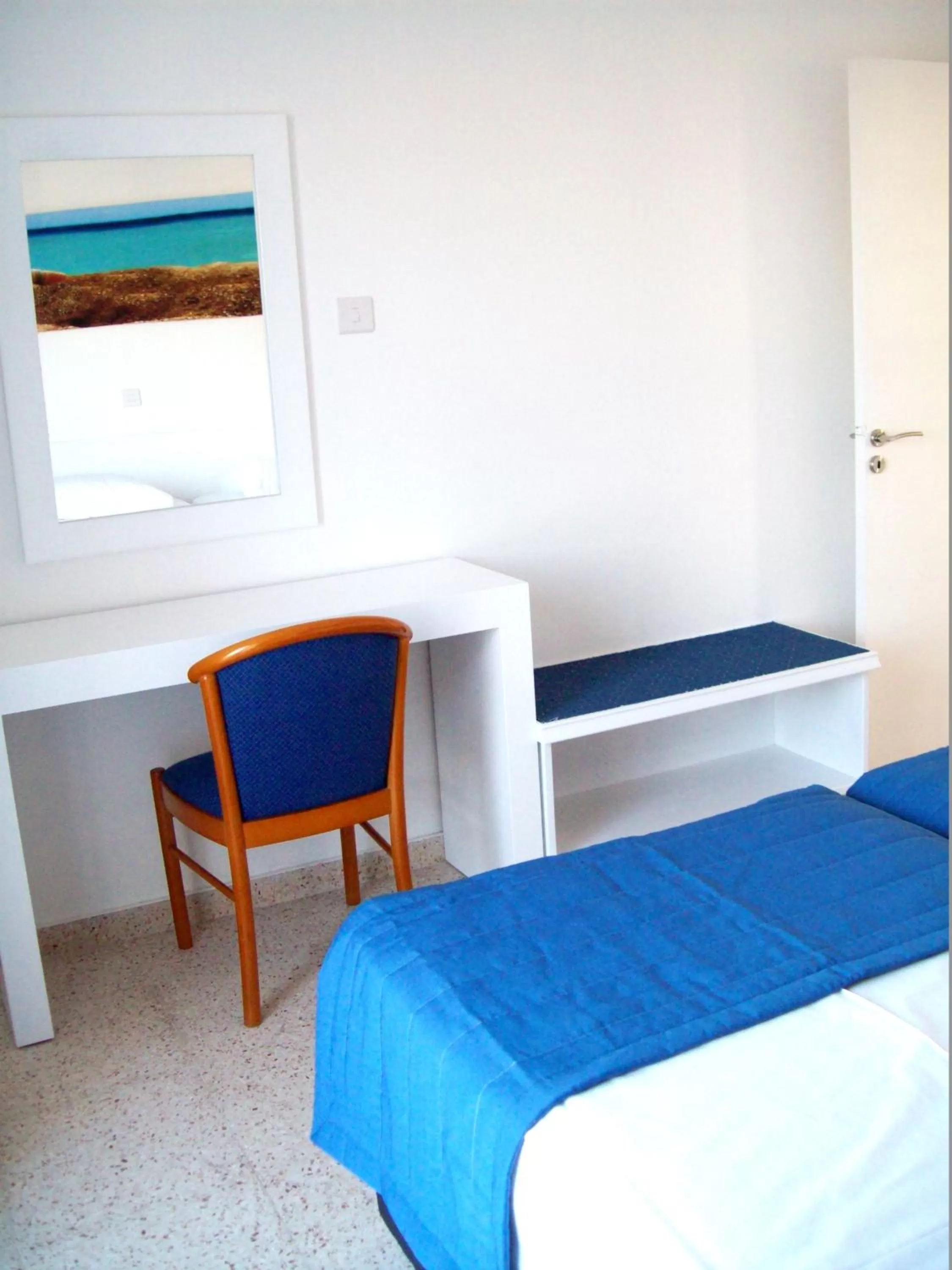 Bed in Flokkas Hotel Apartments