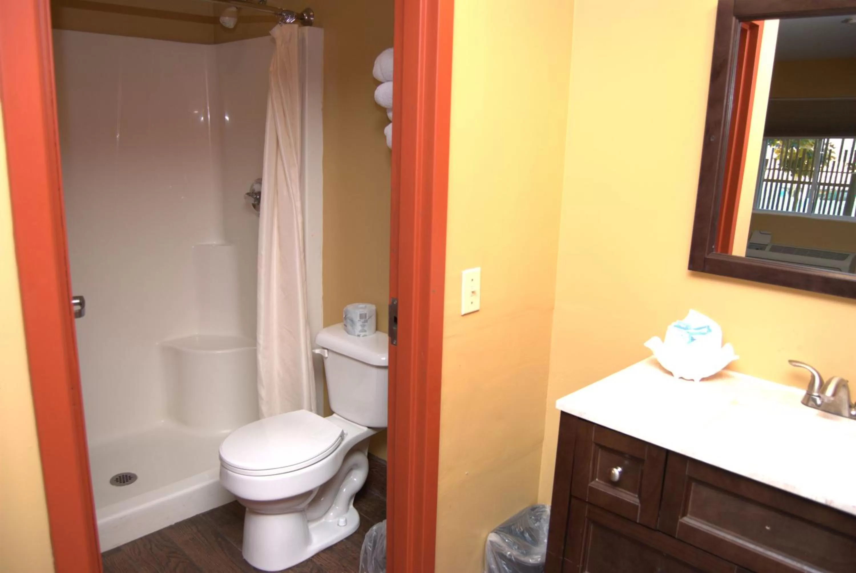 Toilet in Commodore Resort