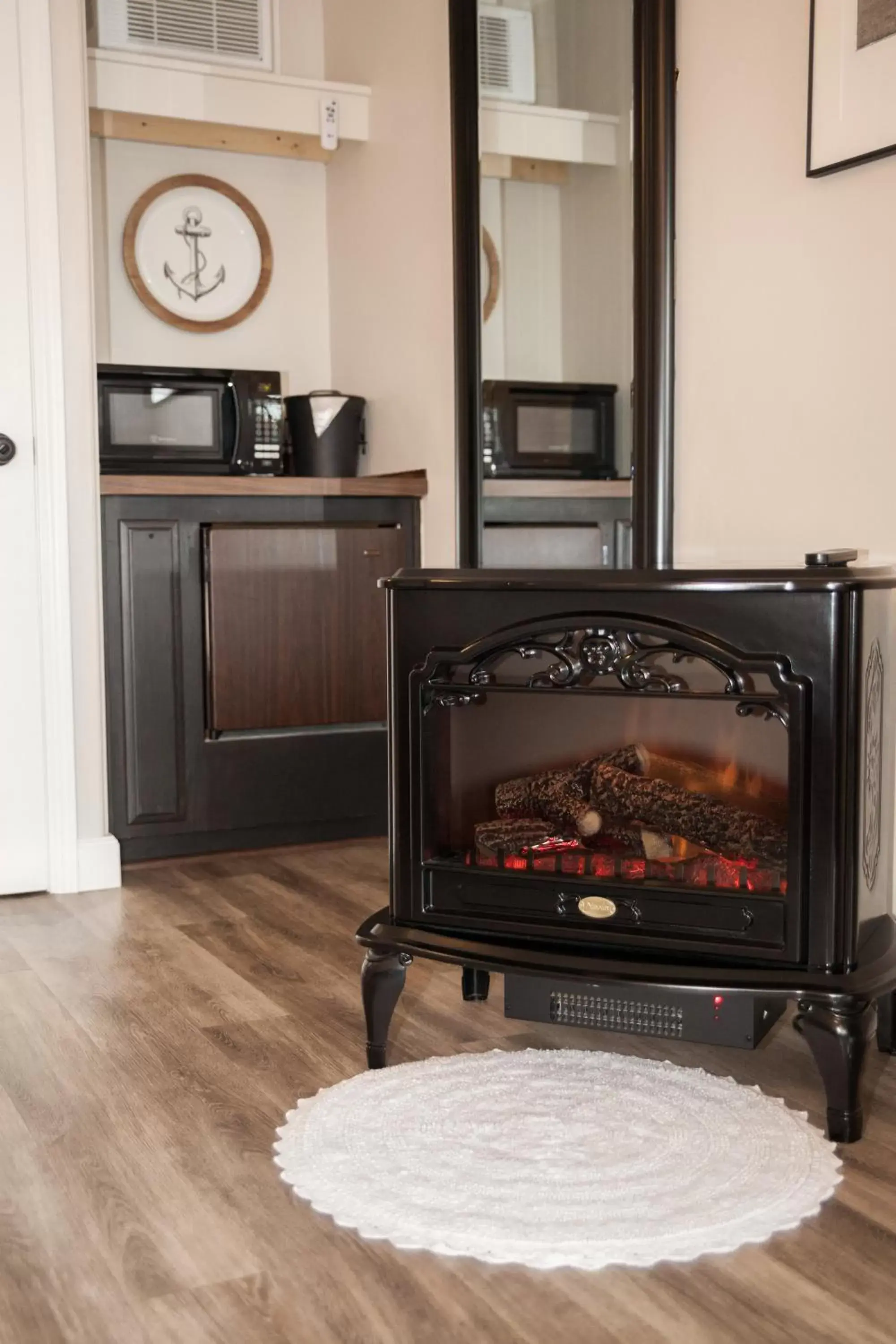 Standard King Room in The Landing at Morro Bay Standard King Room in The Landing at Morro Bay