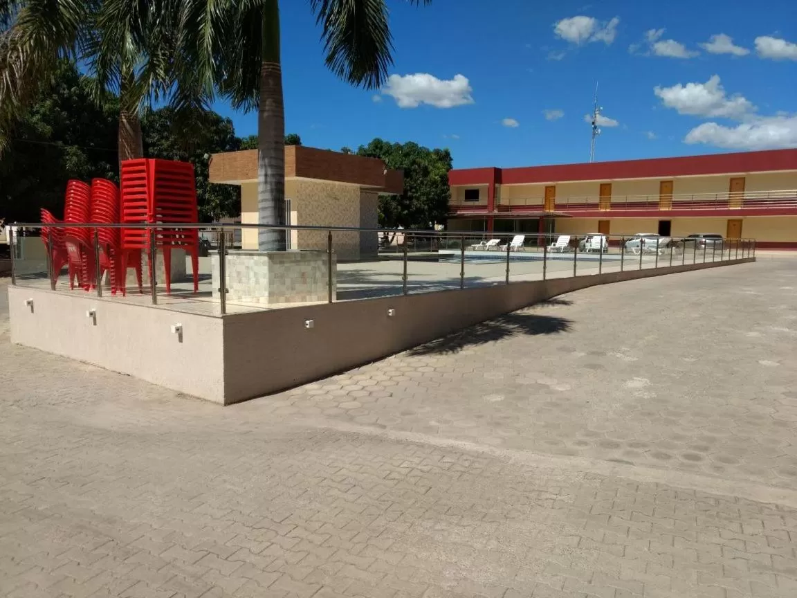 Swimming pool, Property Building in Hotel Serra do Rio