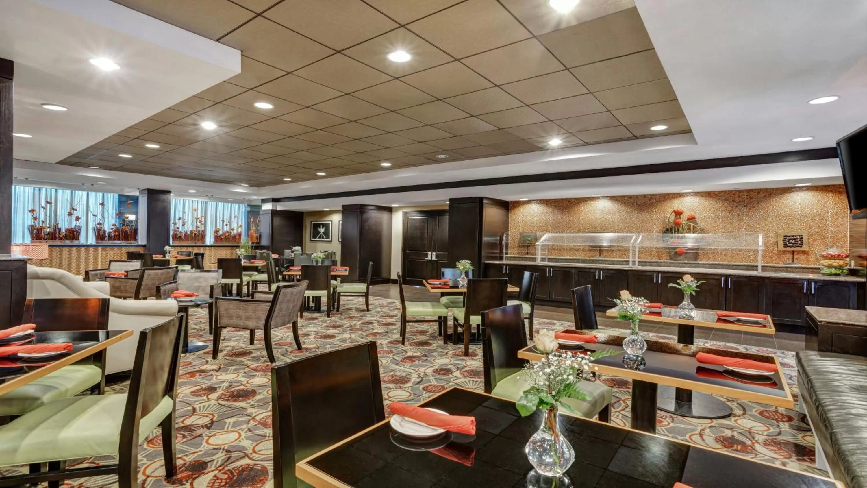 Restaurant/places to eat in Crowne Plaza Houston Galleria Area by IHG